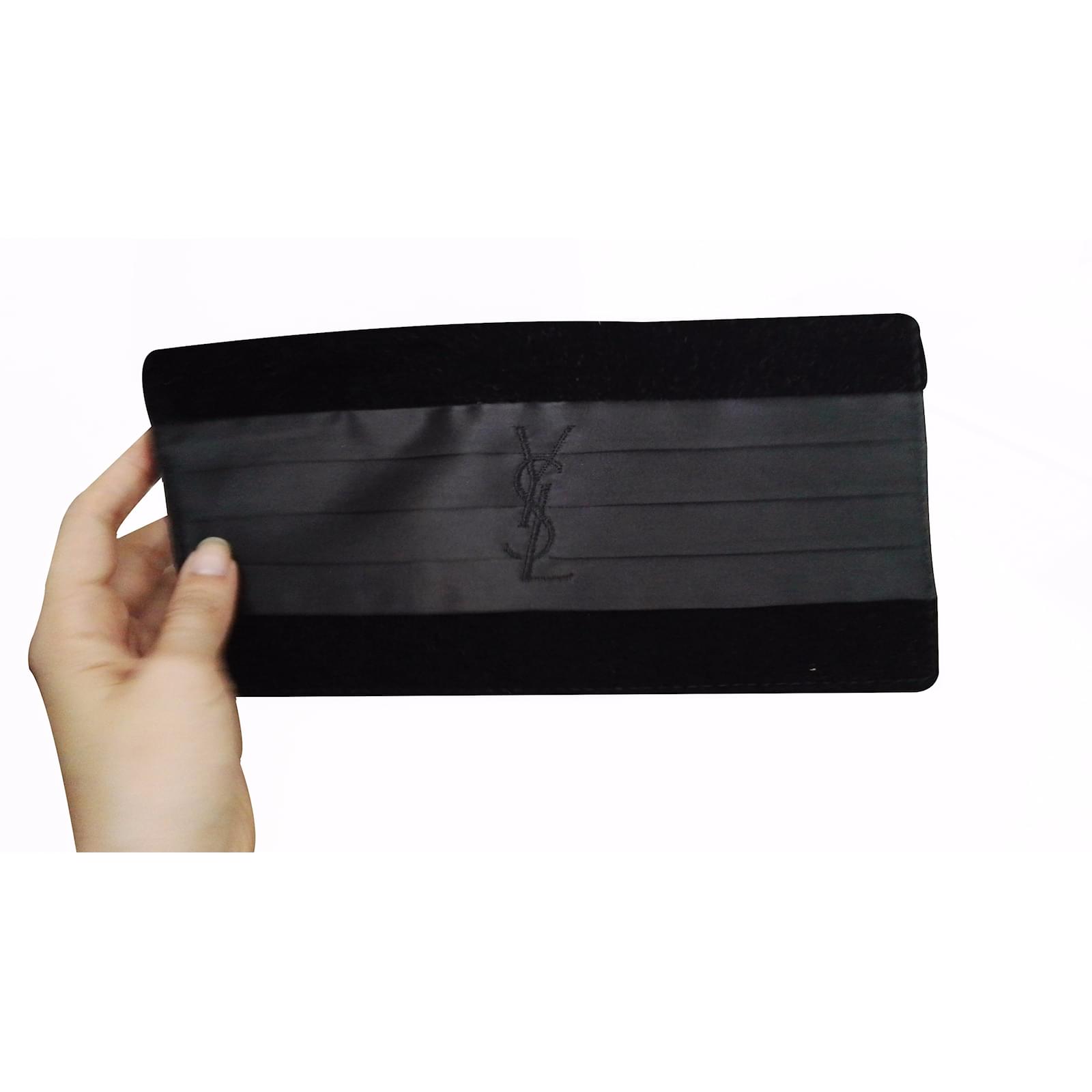 Yves Saint Laurent Clutch Bags Black Silk Ref Joli Closet