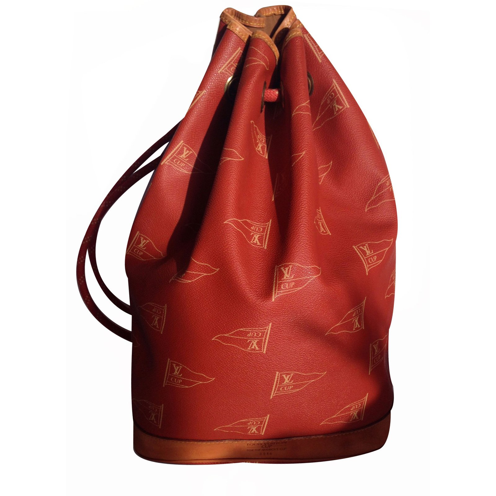 Louis Vuitton Cup Bucket Bag Red Leather ref.19401 - Joli Closet