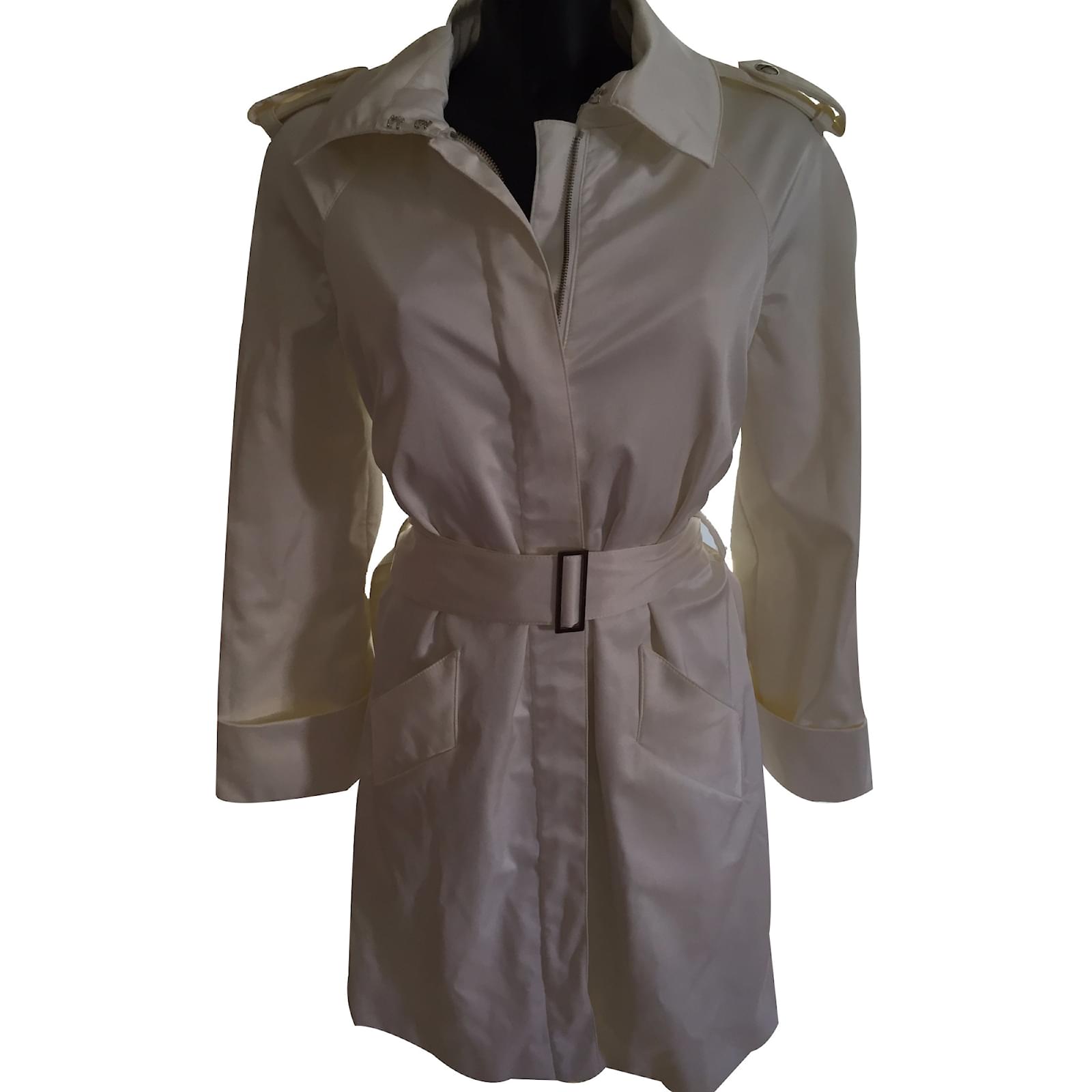 marque trench coat