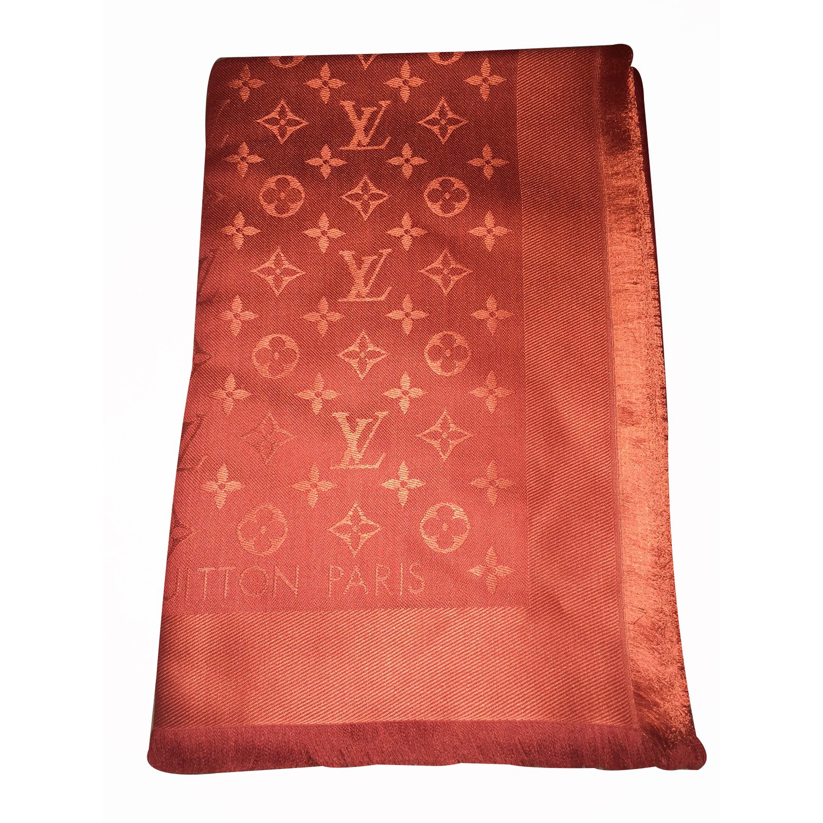 Louis Vuitton shawl Orange Silk ref.21800 - Joli Closet
