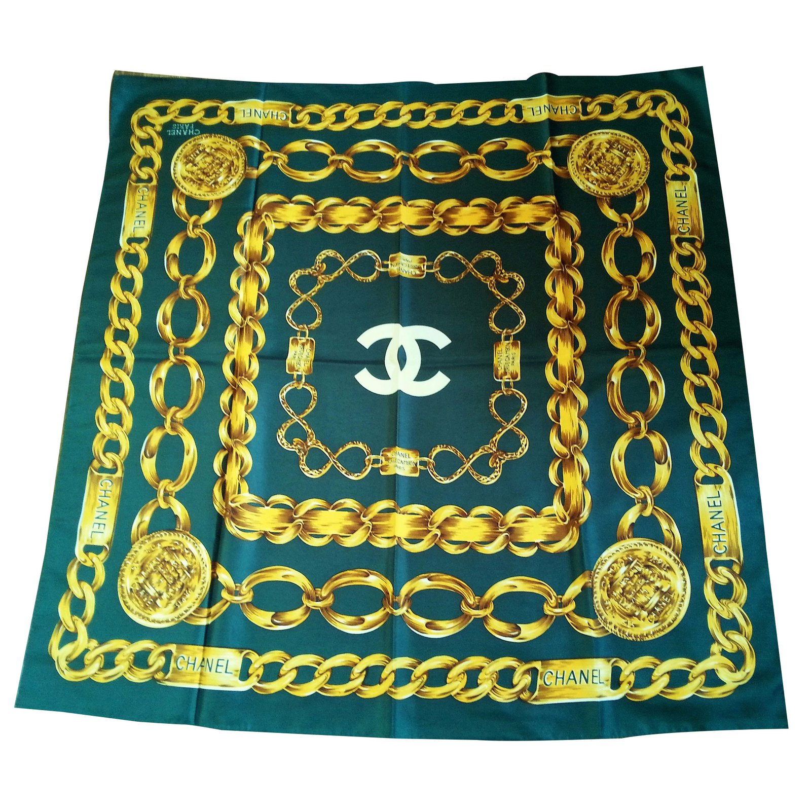 Chanel Silk scarf Green ref.25318 - Joli Closet
