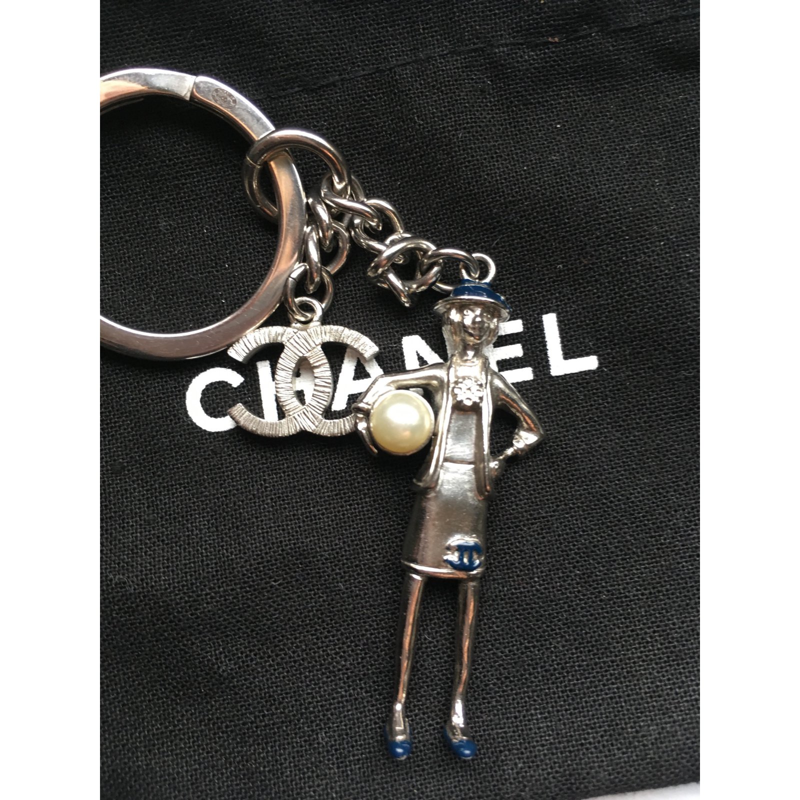Chanel Key holder Silvery Steel ref.28085 - Joli Closet