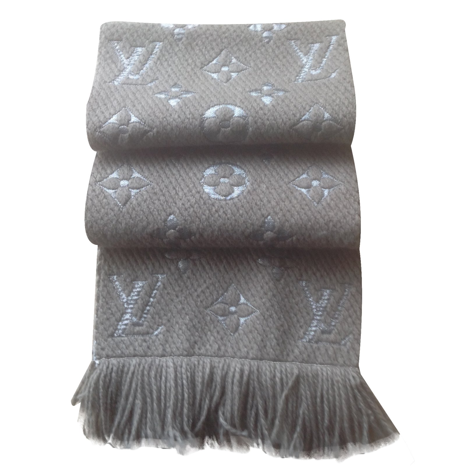 Sciarpa stampata grigia di Louis Vuitton, €623