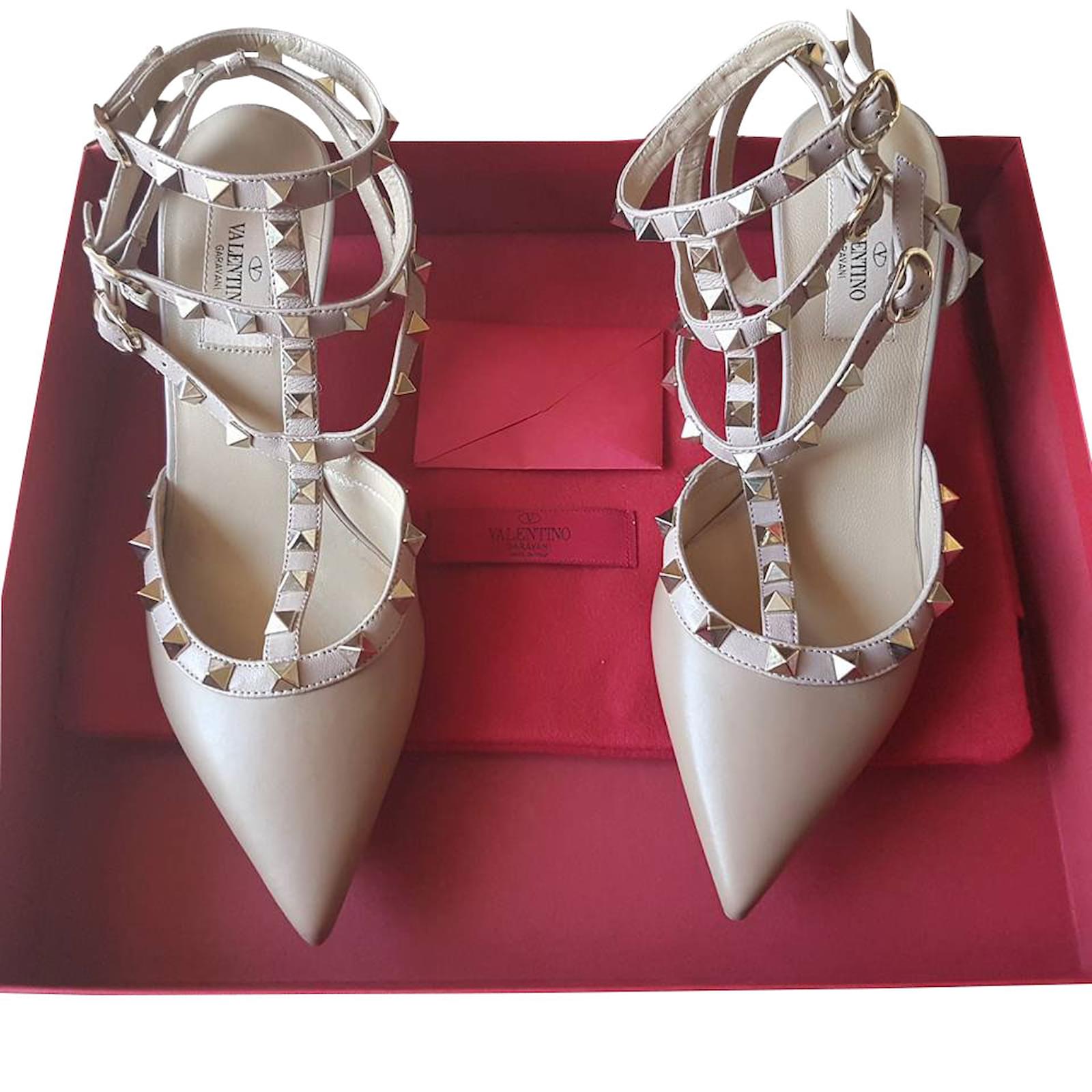 Valentino Garavani Scarpe Valentino Rockstud Beige Pelle ref.35888 - Joli  Closet