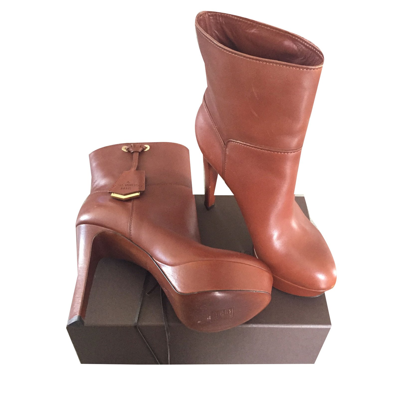 Wonderland leather buckled boots Louis Vuitton Burgundy size 38.5