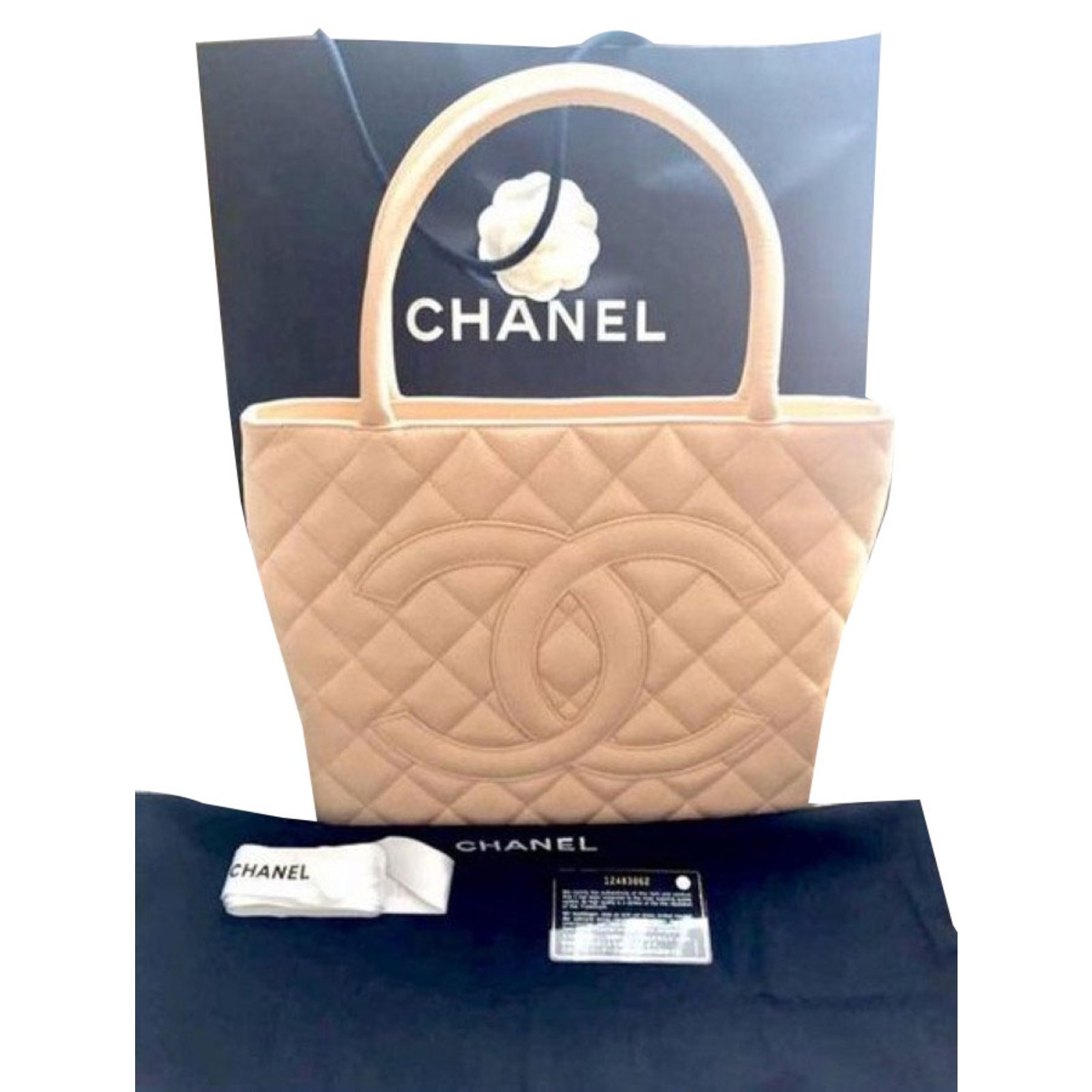 Chanel Medallion Tote Beige Leather ref.44532 - Joli Closet
