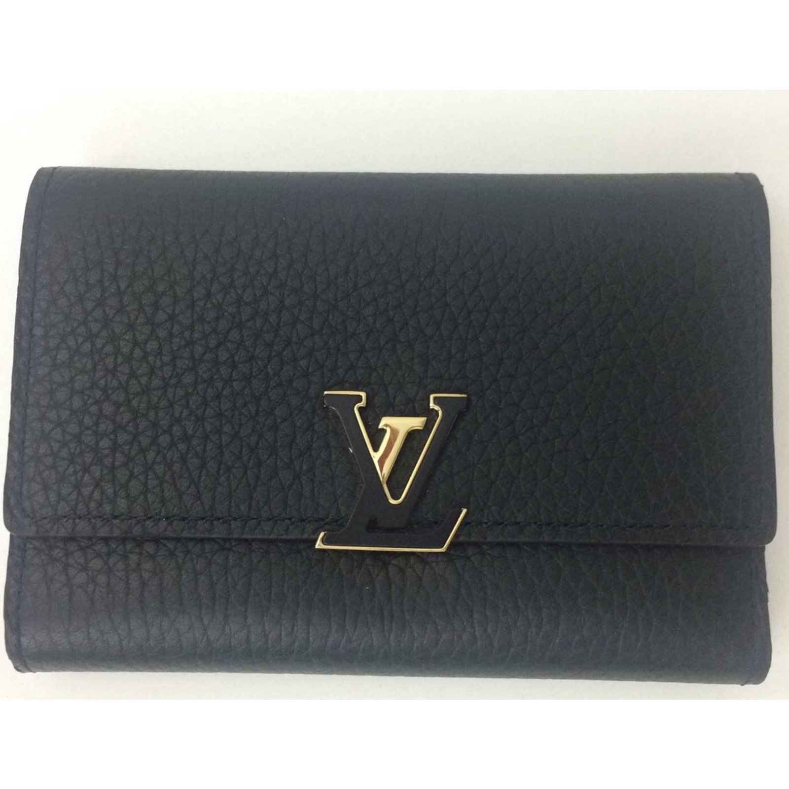 Louis Vuitton Taurillon Leather Capucines Wallet - Pink Wallets
