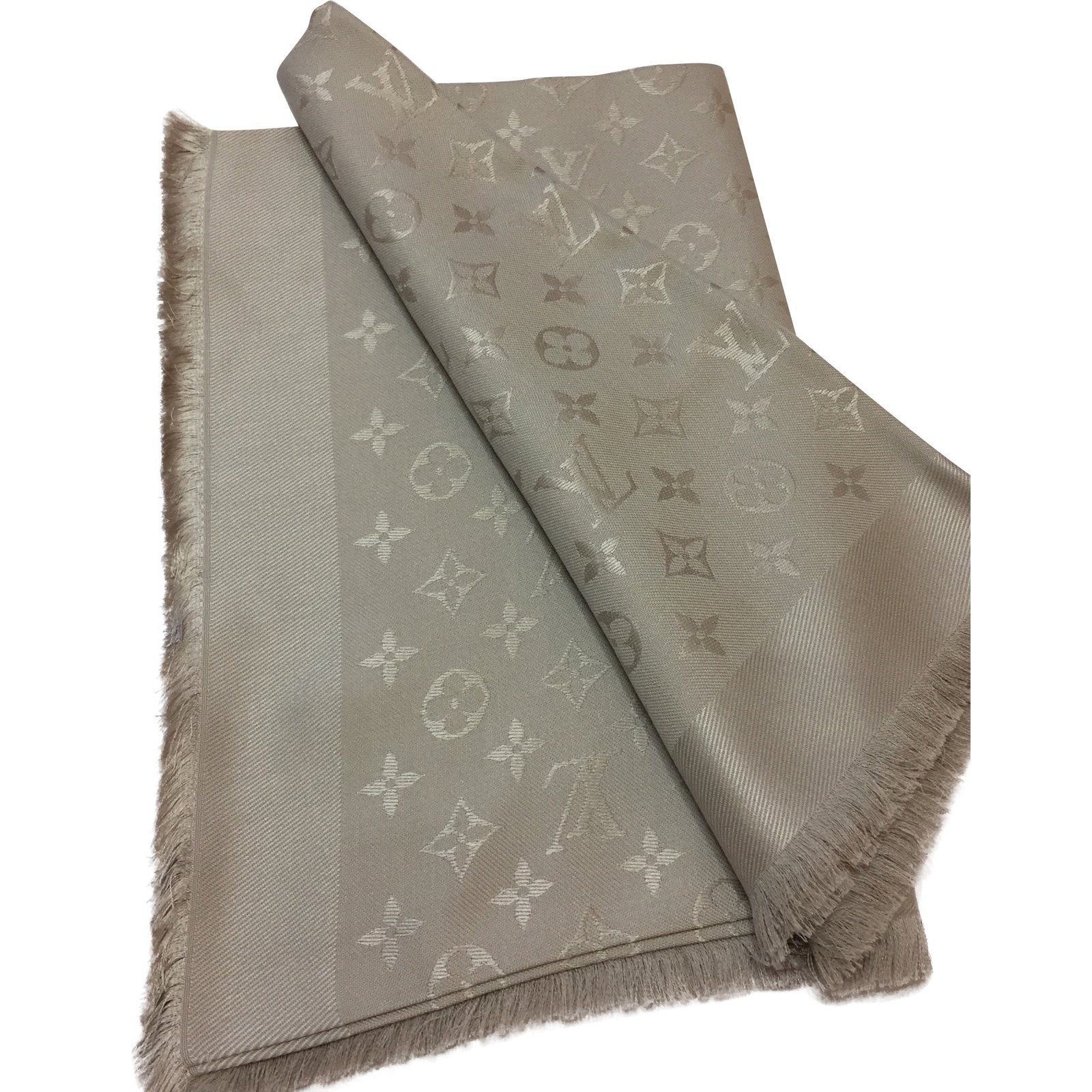 Louis Vuitton Silk scarves Beige Wool ref.54644 - Joli Closet