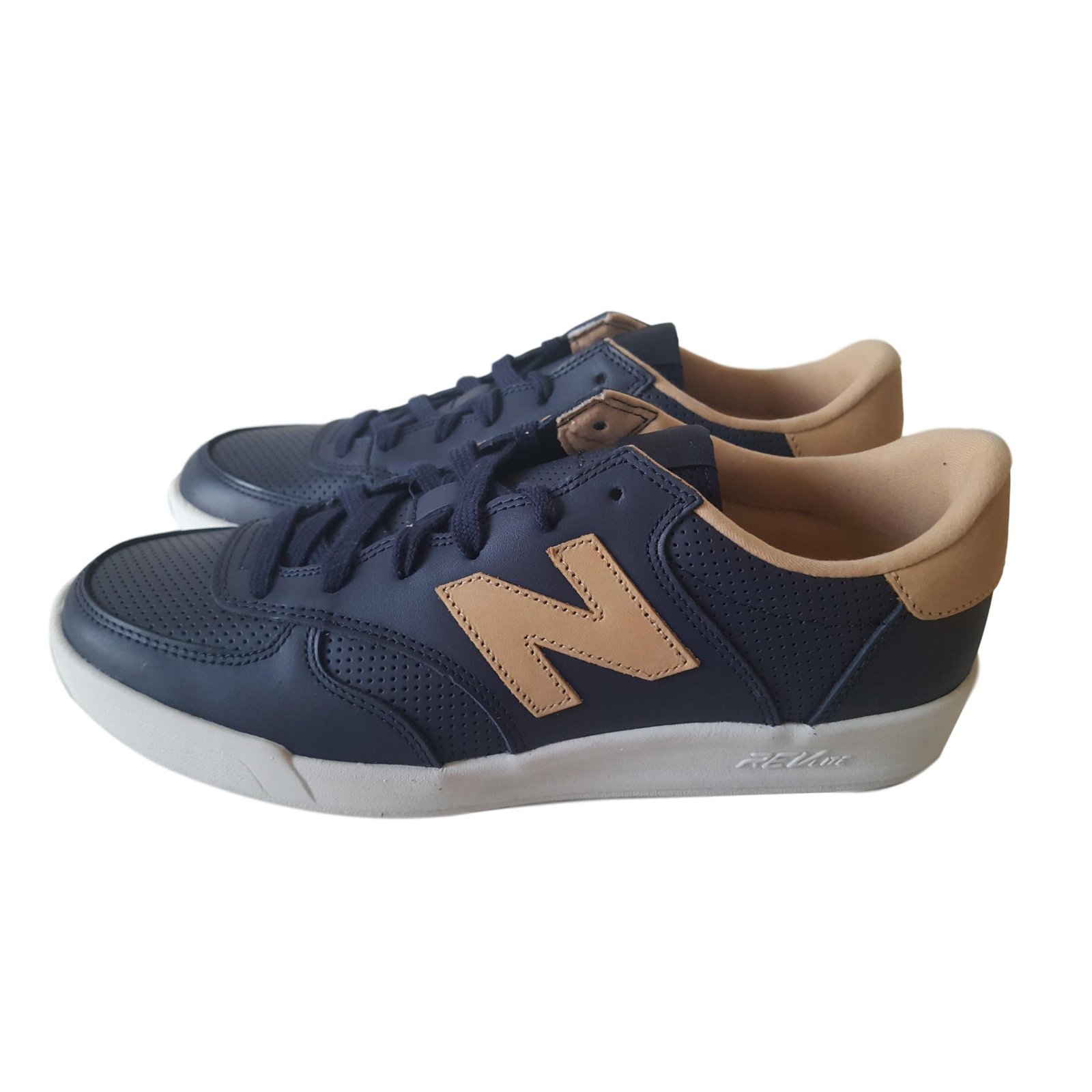 New Balance Sneakers Navy blue Leather ref.62022 - Joli Closet