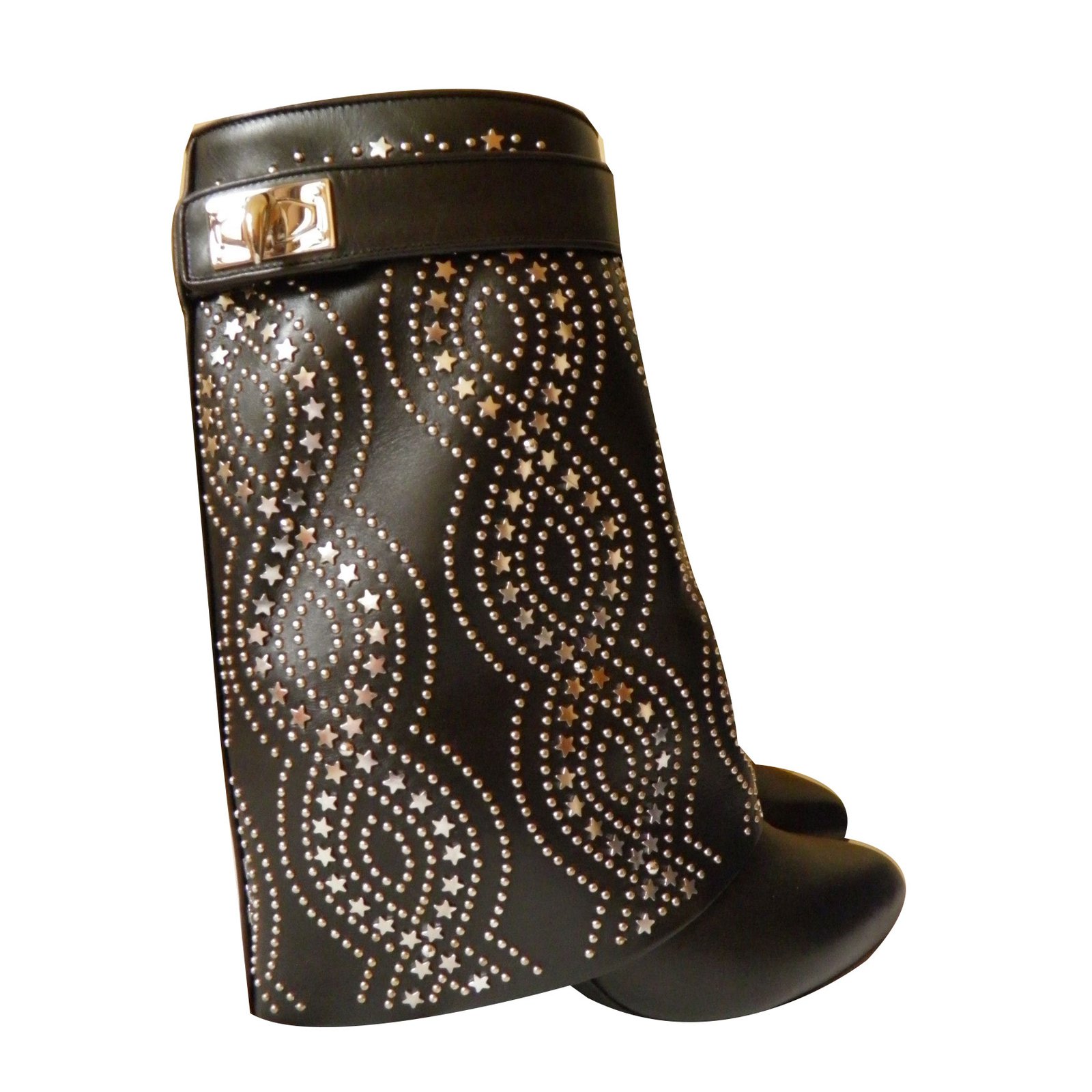 shark lock boots
