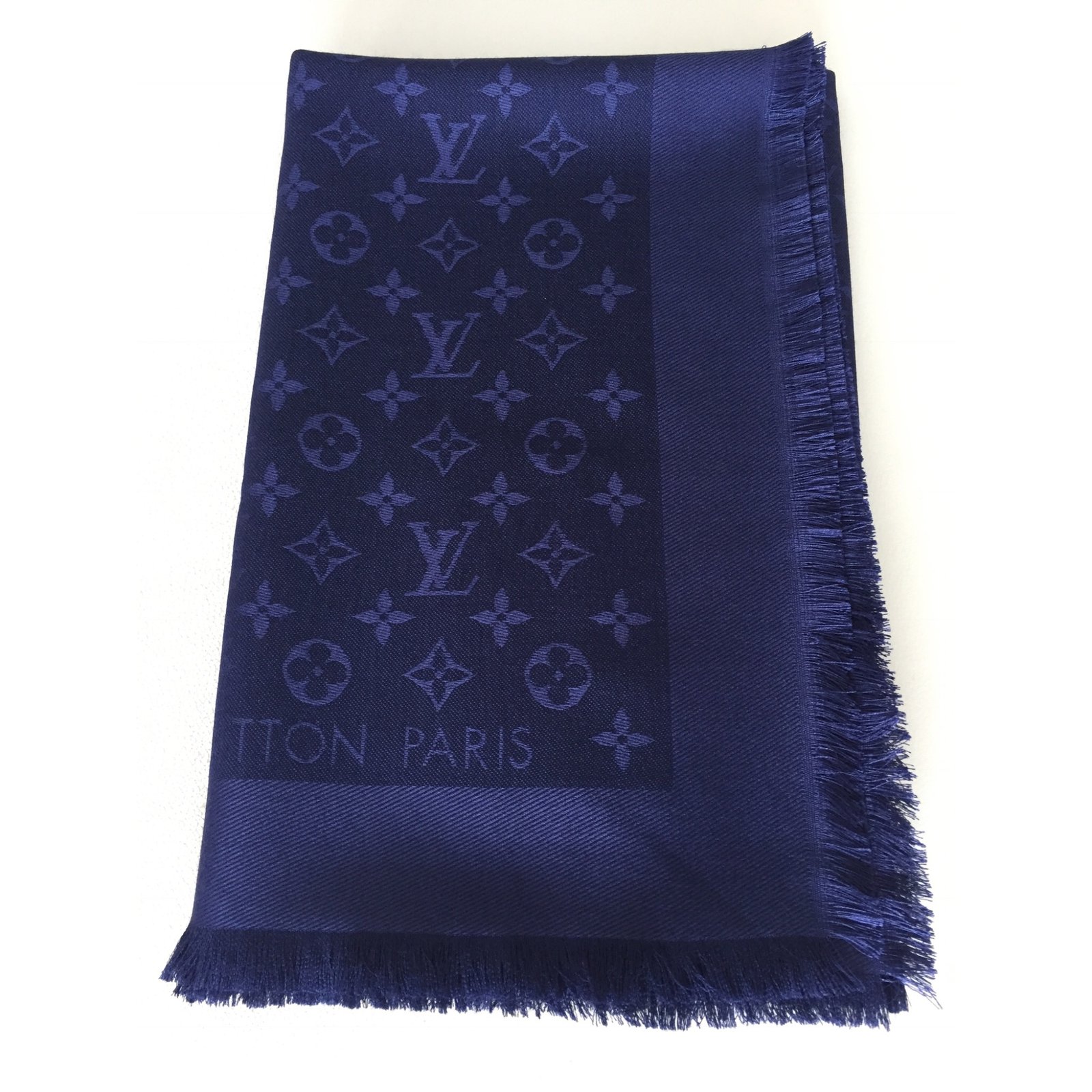 Louis Vuitton Scarves White Blue Silk ref.69351 - Joli Closet