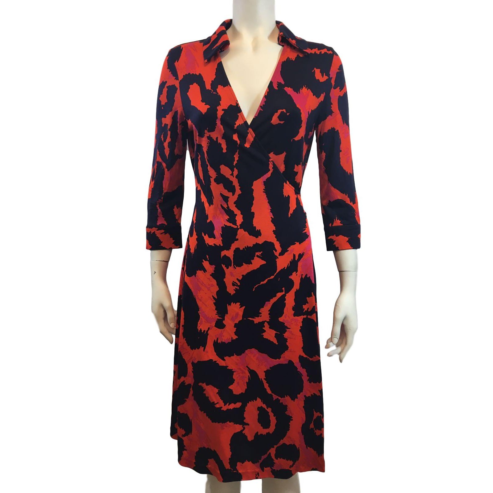 Diane Von Furstenberg Vintage dress Pink Red Navy blue Silk ref.71703 -  Joli Closet