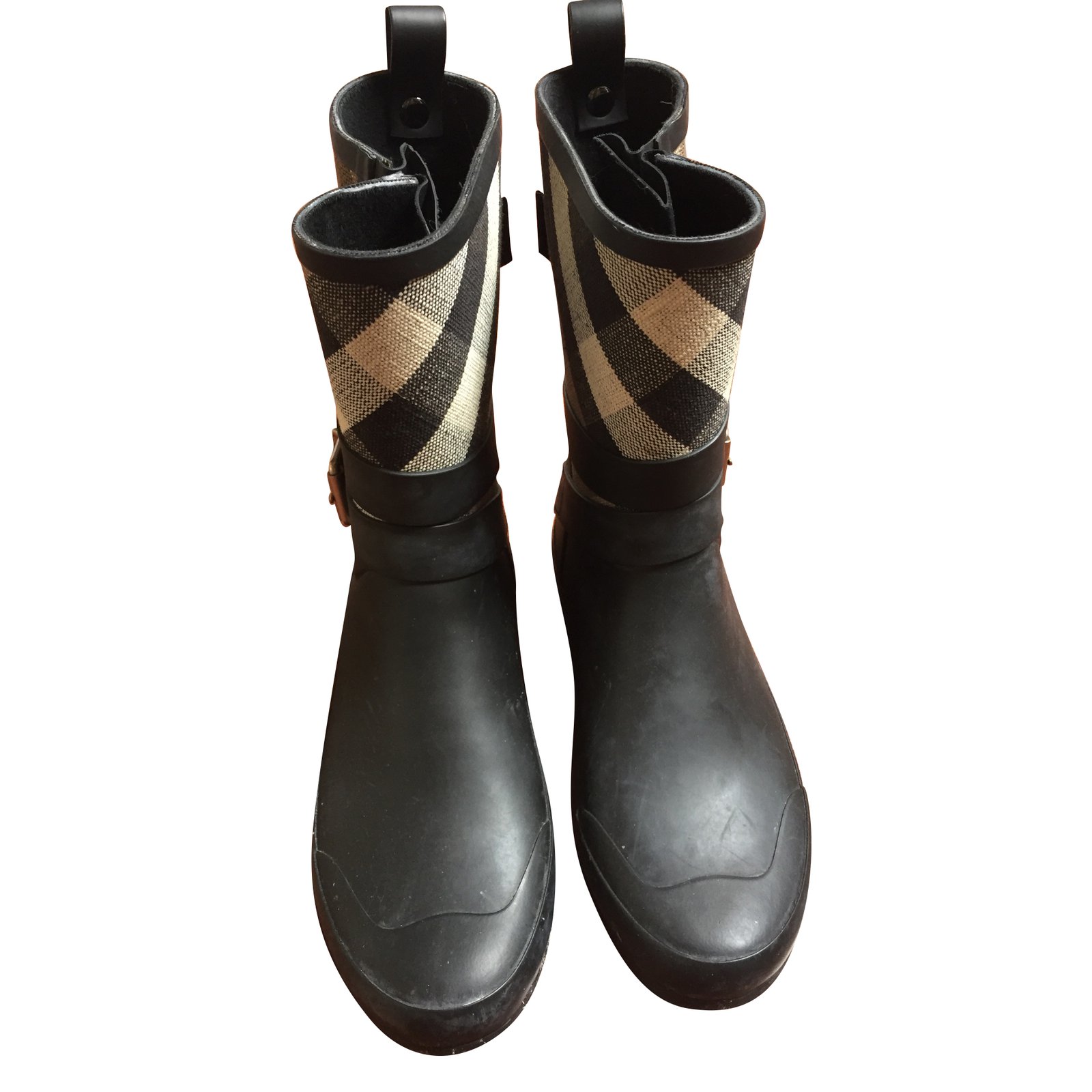 black burberry boots