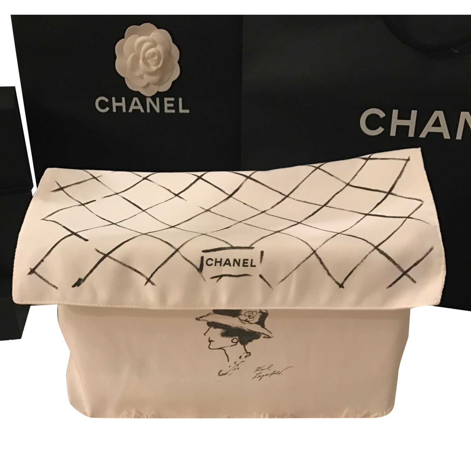 Chanel Dustbag White Cotton ref.74676 - Joli Closet
