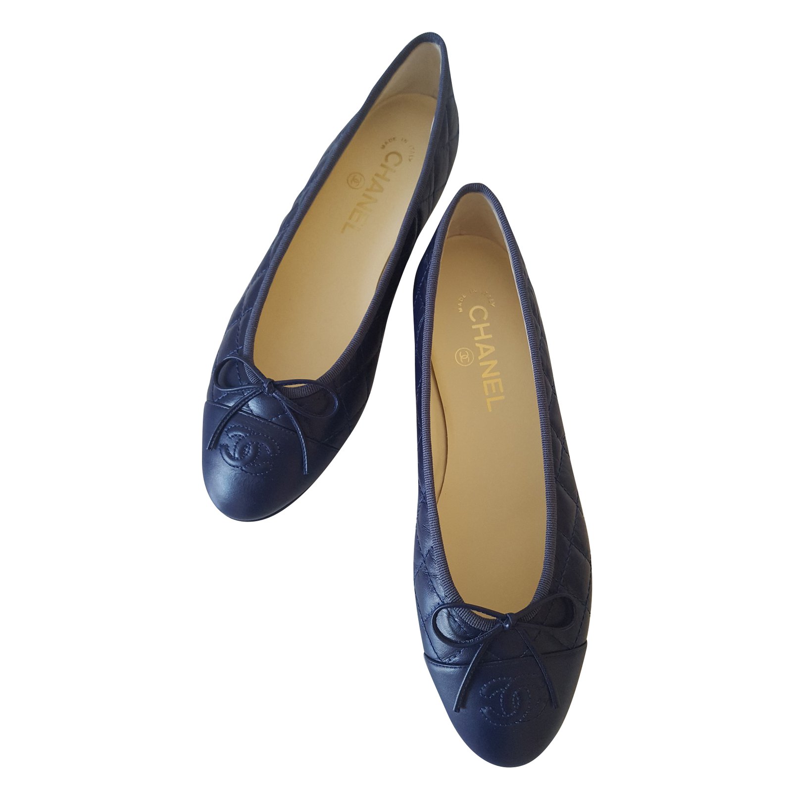Pre-owned Chanel Cloth Ballet Flats In Navy