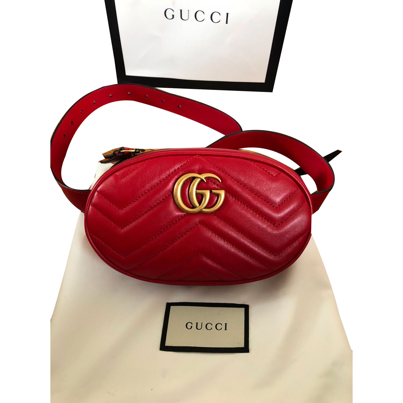 red gucci clutch bag