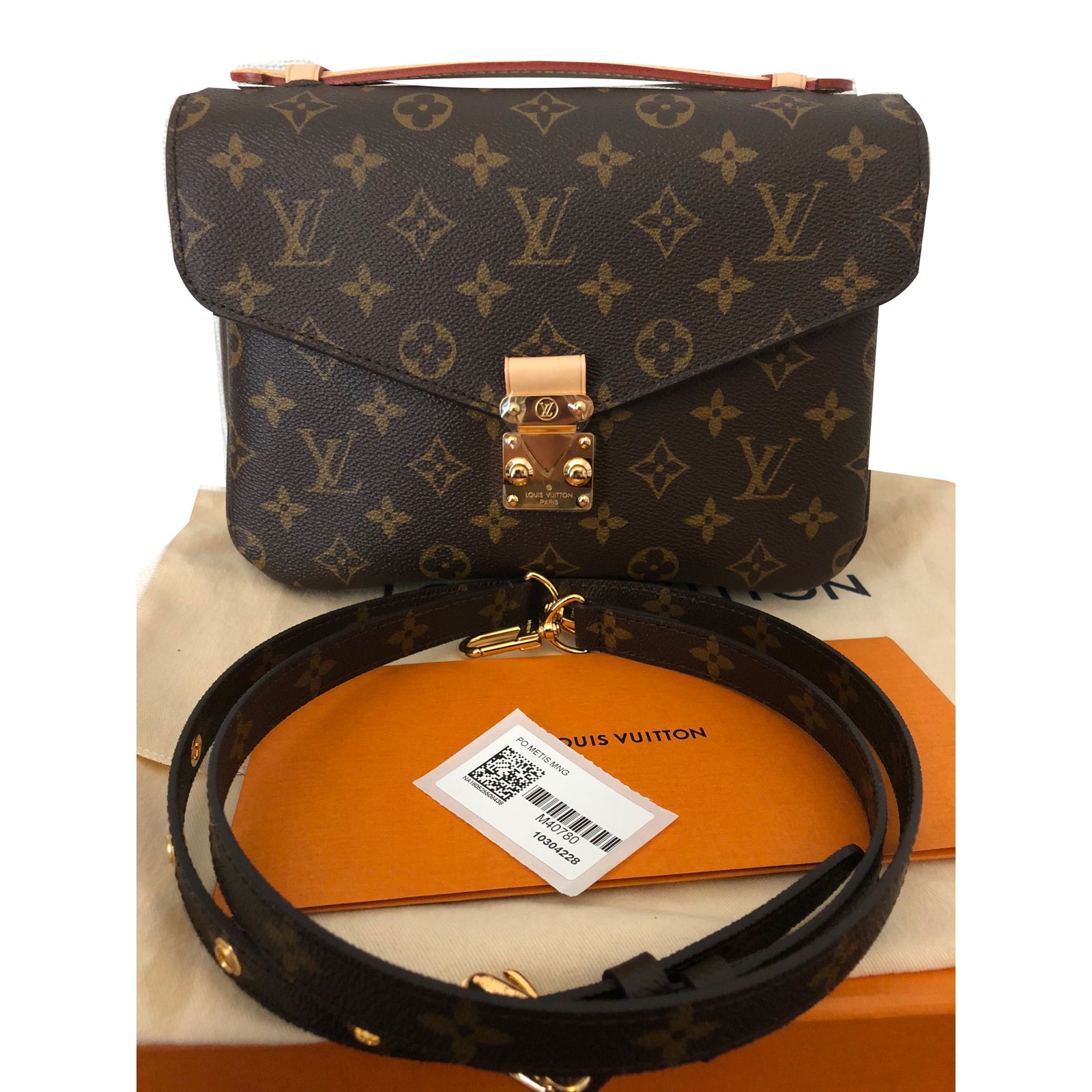 Used Louis Vuitton Metis Handbags - Joli Closet