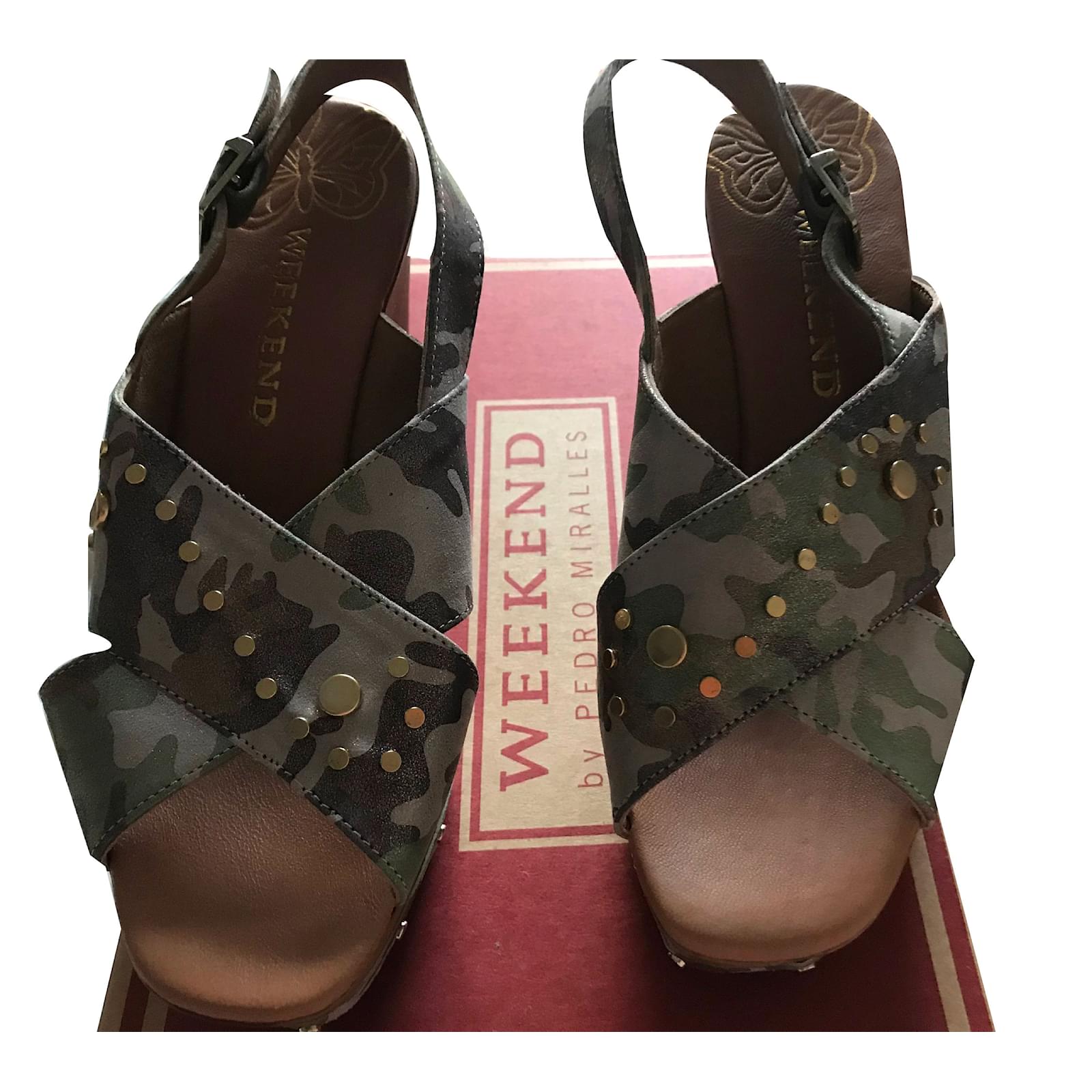 max collection sandals