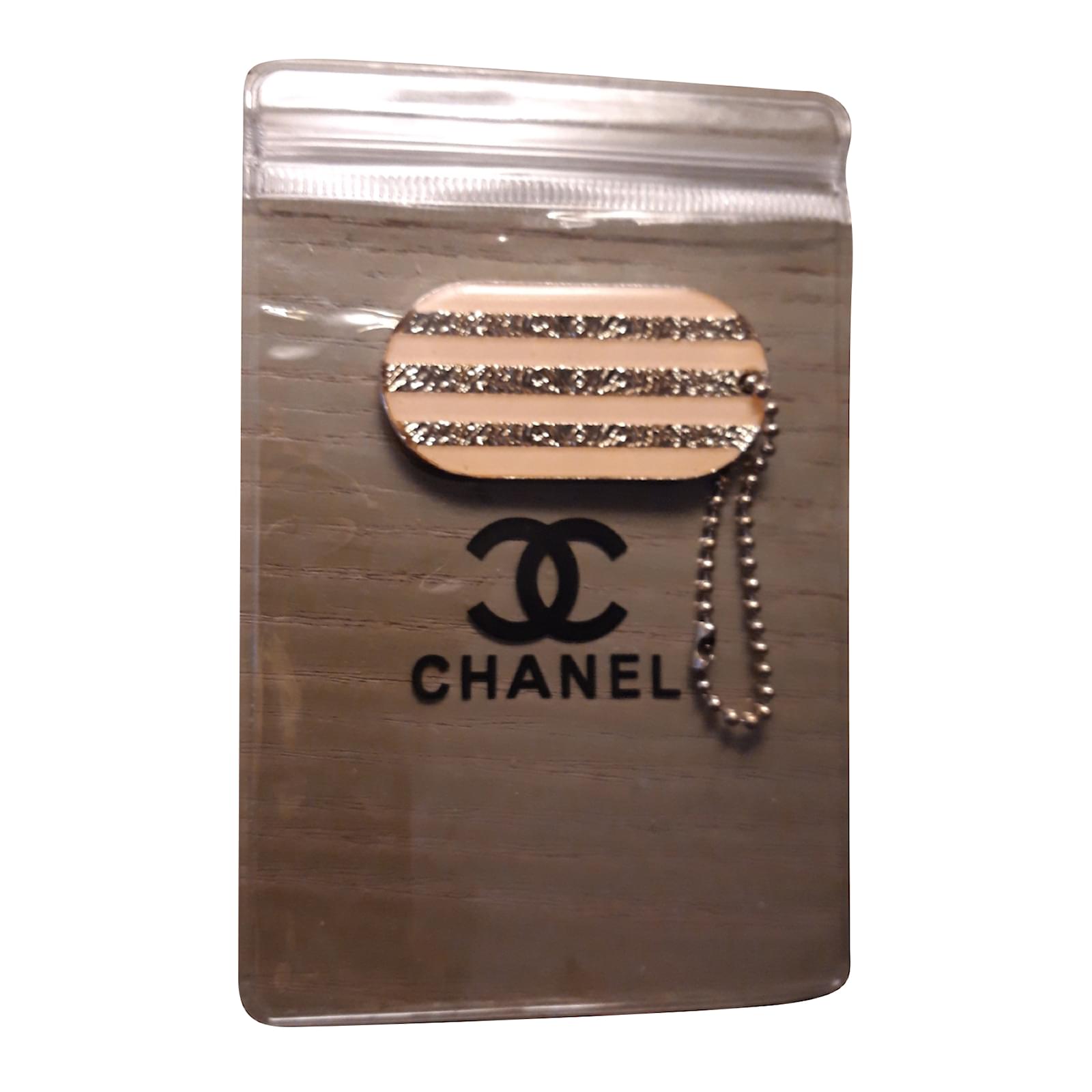 Chanel Bag charms Silvery Beige Metal ref.77794 Joli Closet