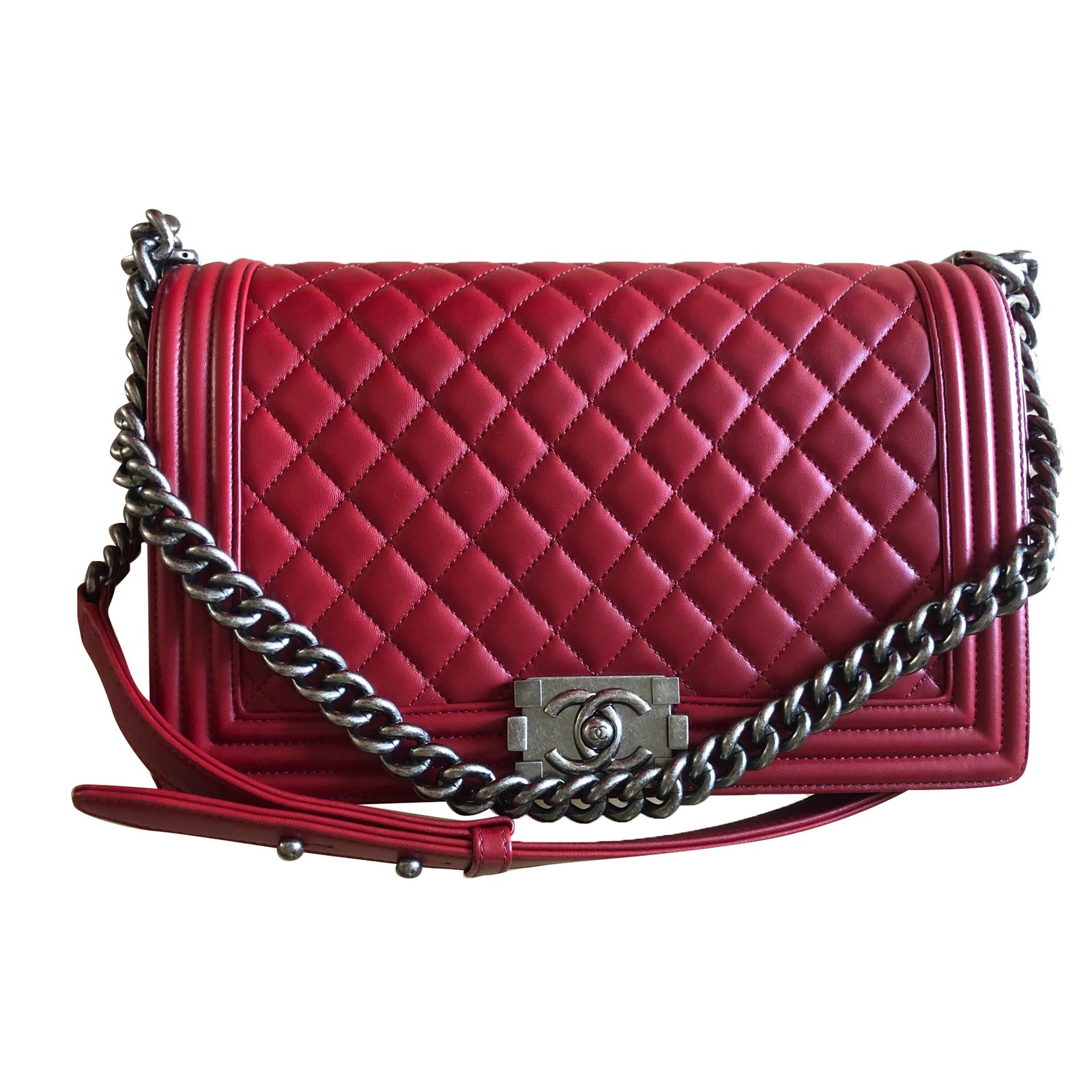 Chanel Boy new medium Red Leather ref.79928 - Joli Closet