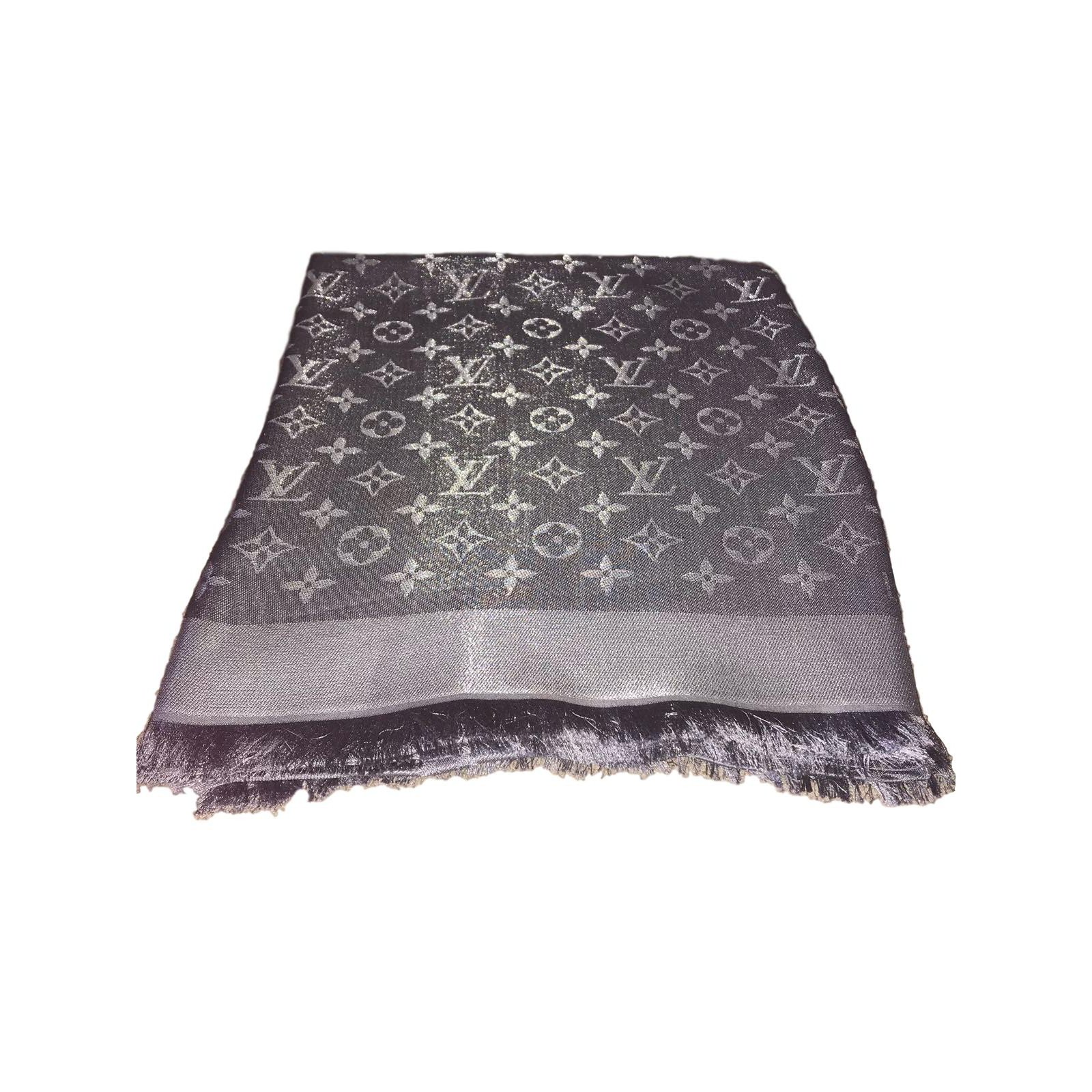 Louis Vuitton Monogram shine Grey Silk Polyester Wool Viscose ref
