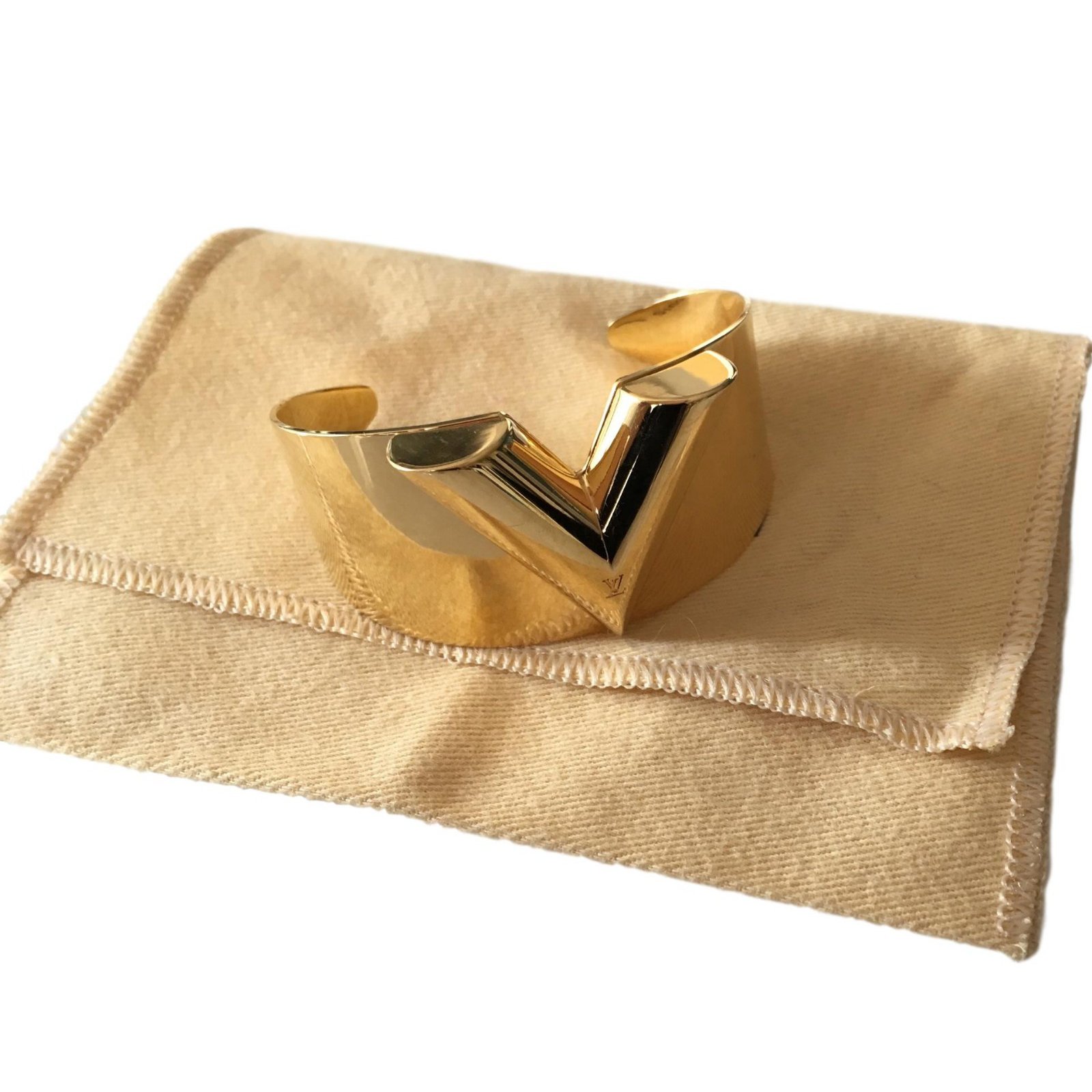 Essential V Ring Louis Vuitton Gold In Metal