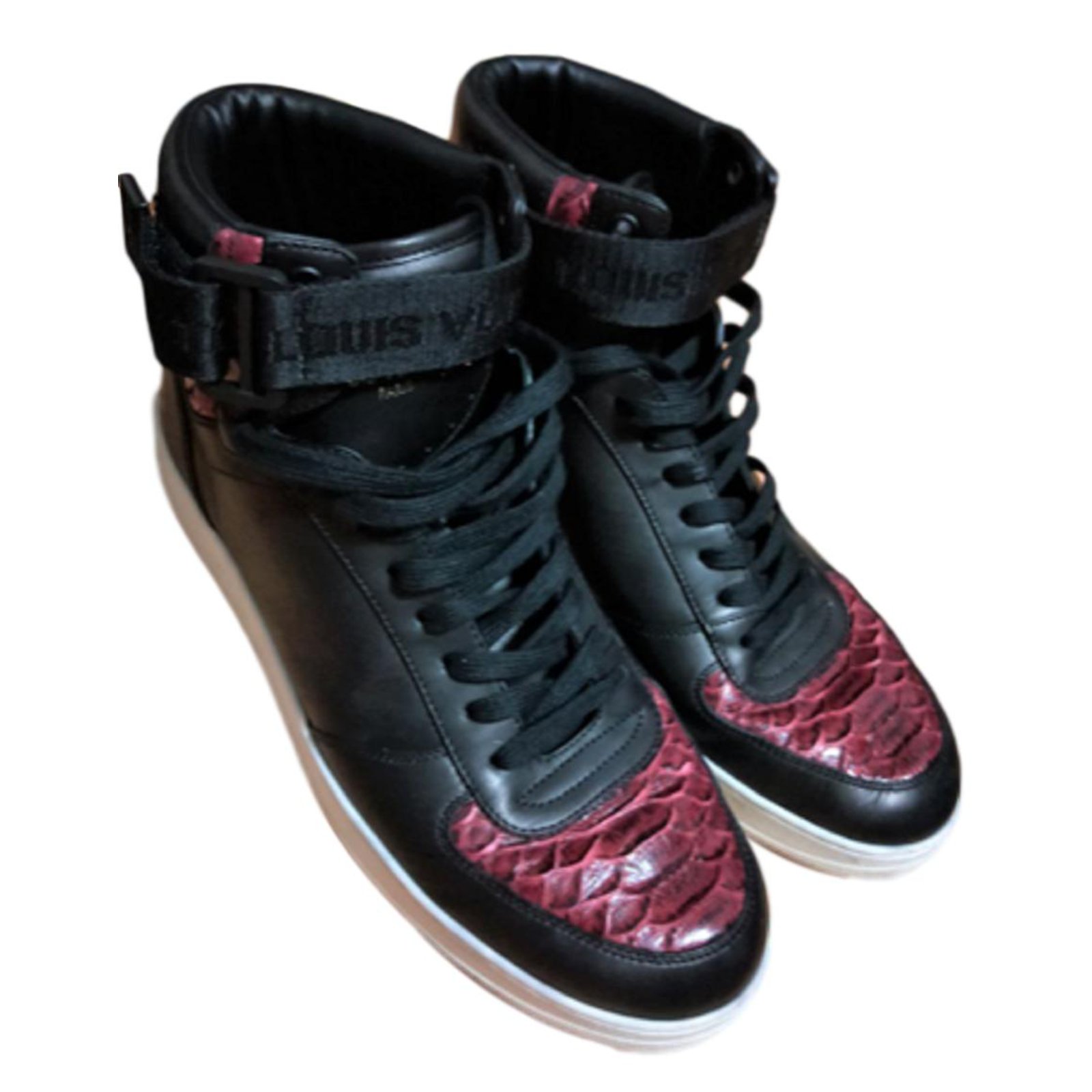 Louis Vuitton Leather high top lace up sneakers Black ref.84131