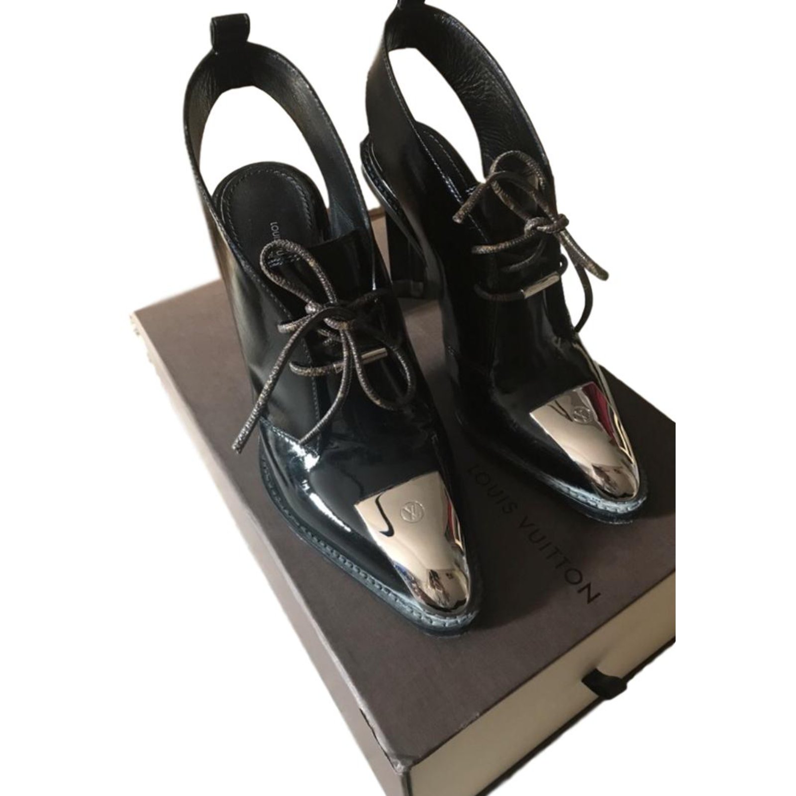 Louis Vuitton Black/Silver Patent Leather And Leather Lace Up