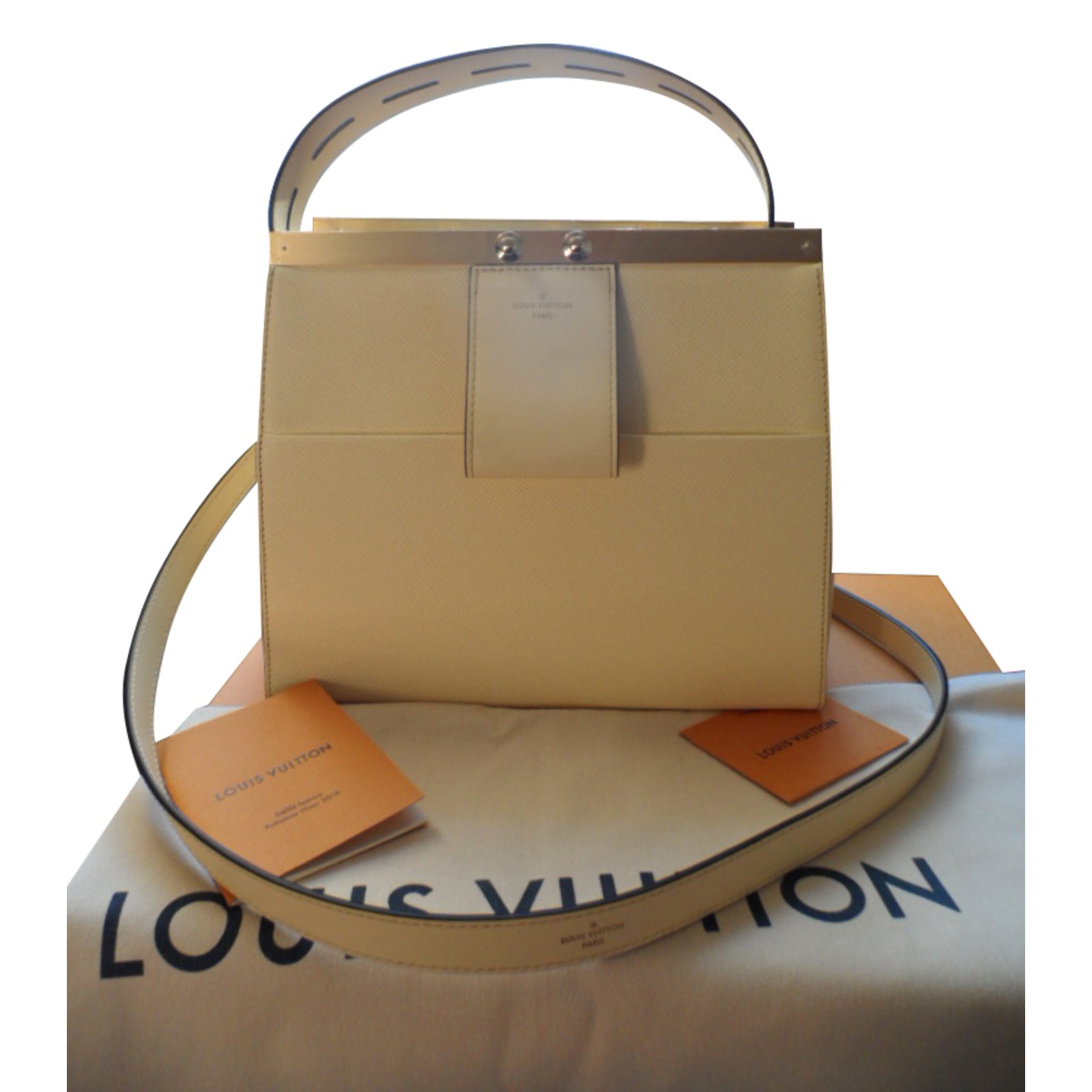 Louis Vuitton City Frame Cream Leather ref.87213 - Joli Closet