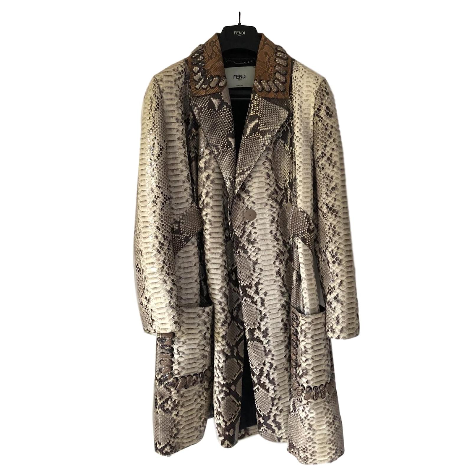 Fendi Python coat Caramel ref.88628 - Joli Closet