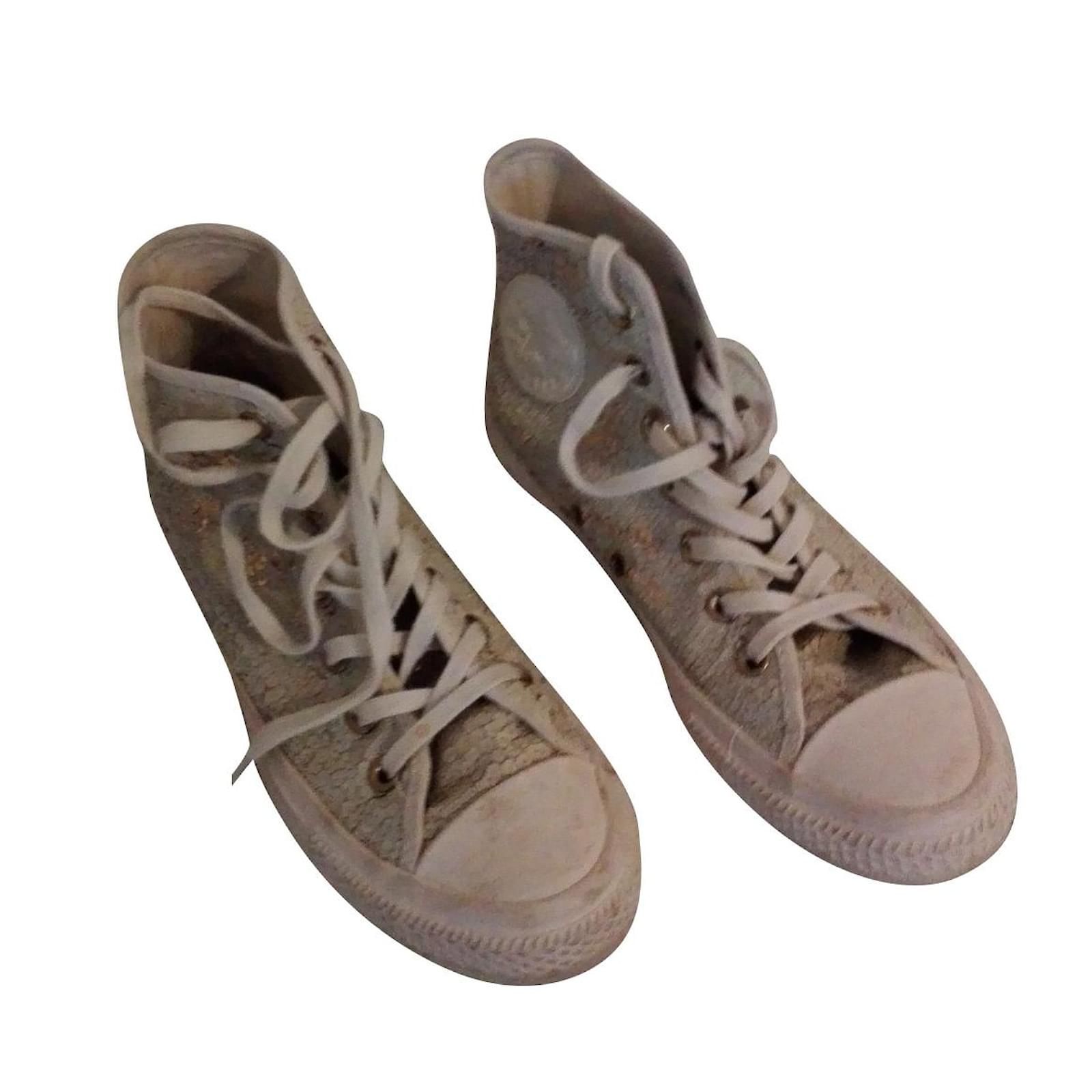 converse beige sneakers