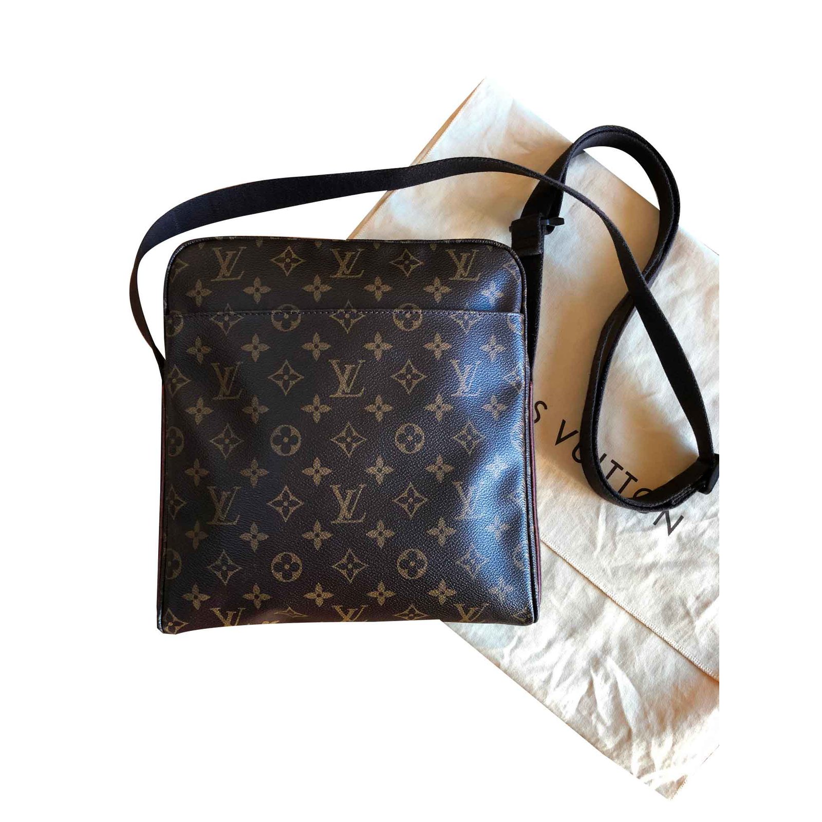 Louis Vuitton Black/Brown Leather And Coated Canvas Beaubourg