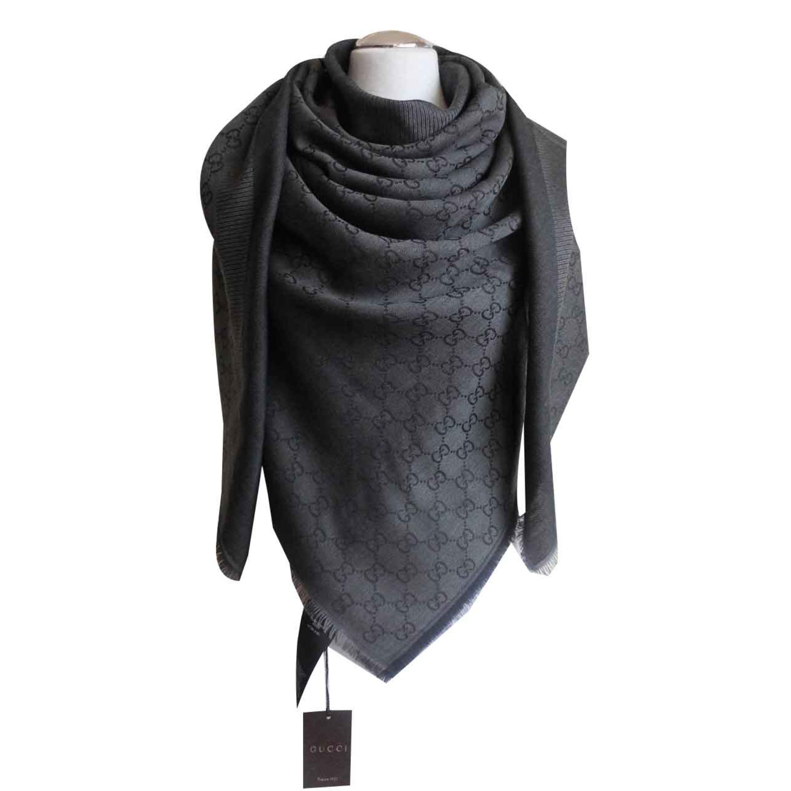 gucci black shawl
