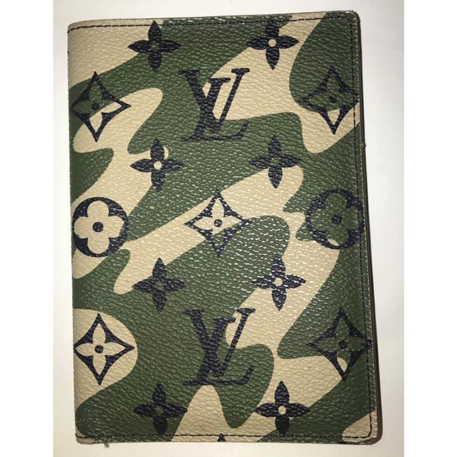 Passport cover cloth small bag Louis Vuitton Green in Cloth - 22985255