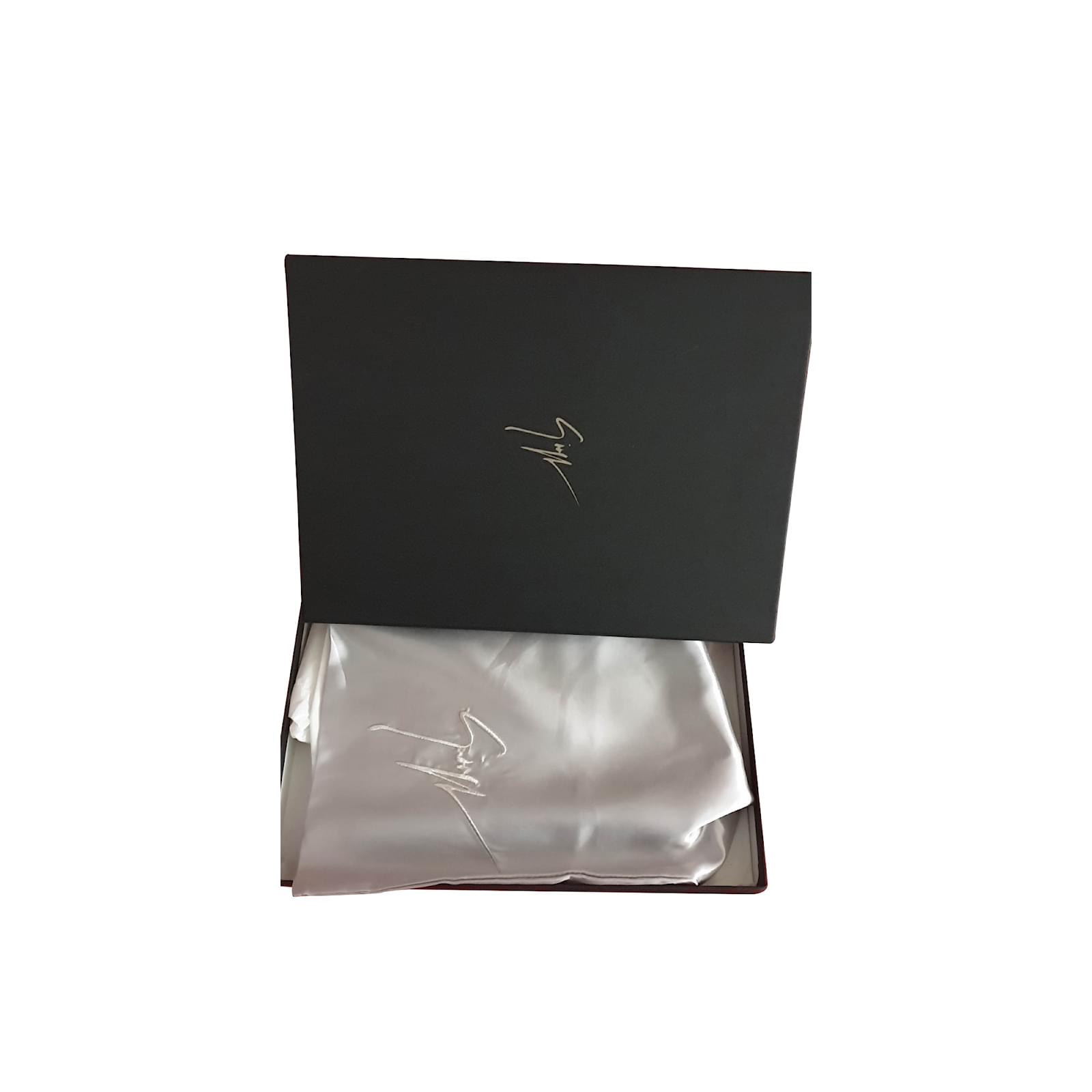 giuseppe clutch bolsa