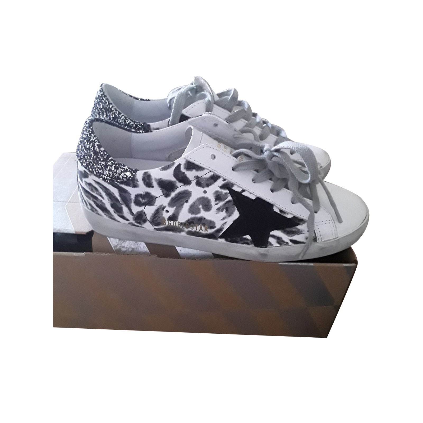 Golden Goose Deluxe Brand Zapatillas doradas de leopardo de ganso. Negro Blanco Cuero ref.102703 Joli Closet