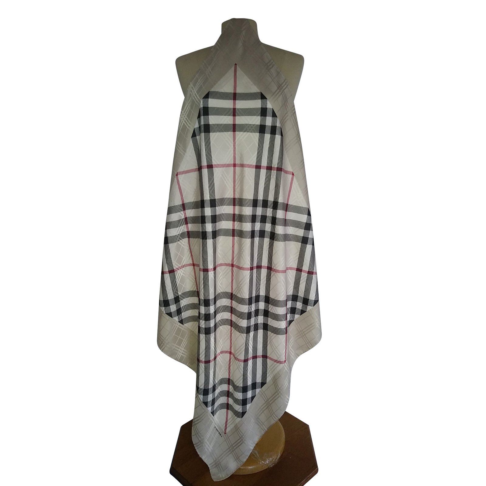 carré de soie burberry