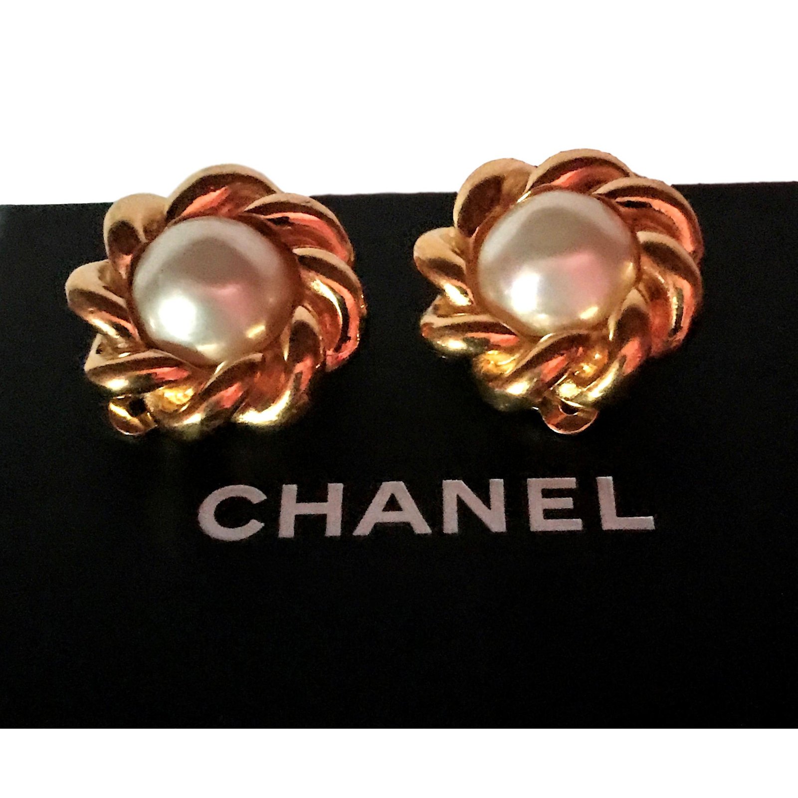 chanel 18k earrings