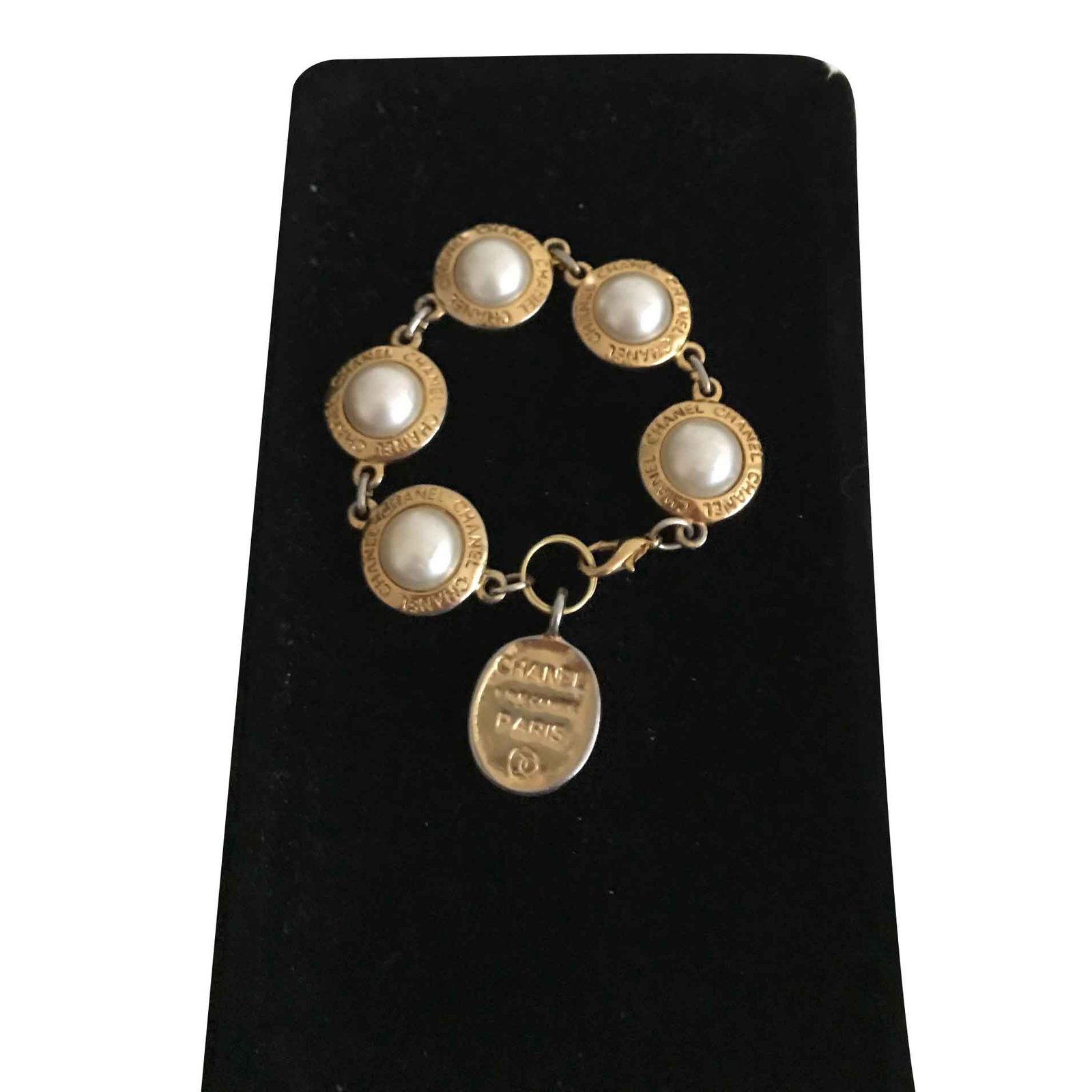 Chanel Vintage Parure bracelet and earrings Golden ref.106823 - Joli Closet