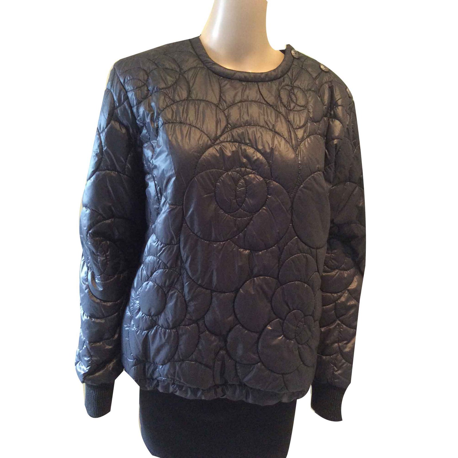 Chanel coco neige jacket Black Polyamide ref.109979 - Joli Closet