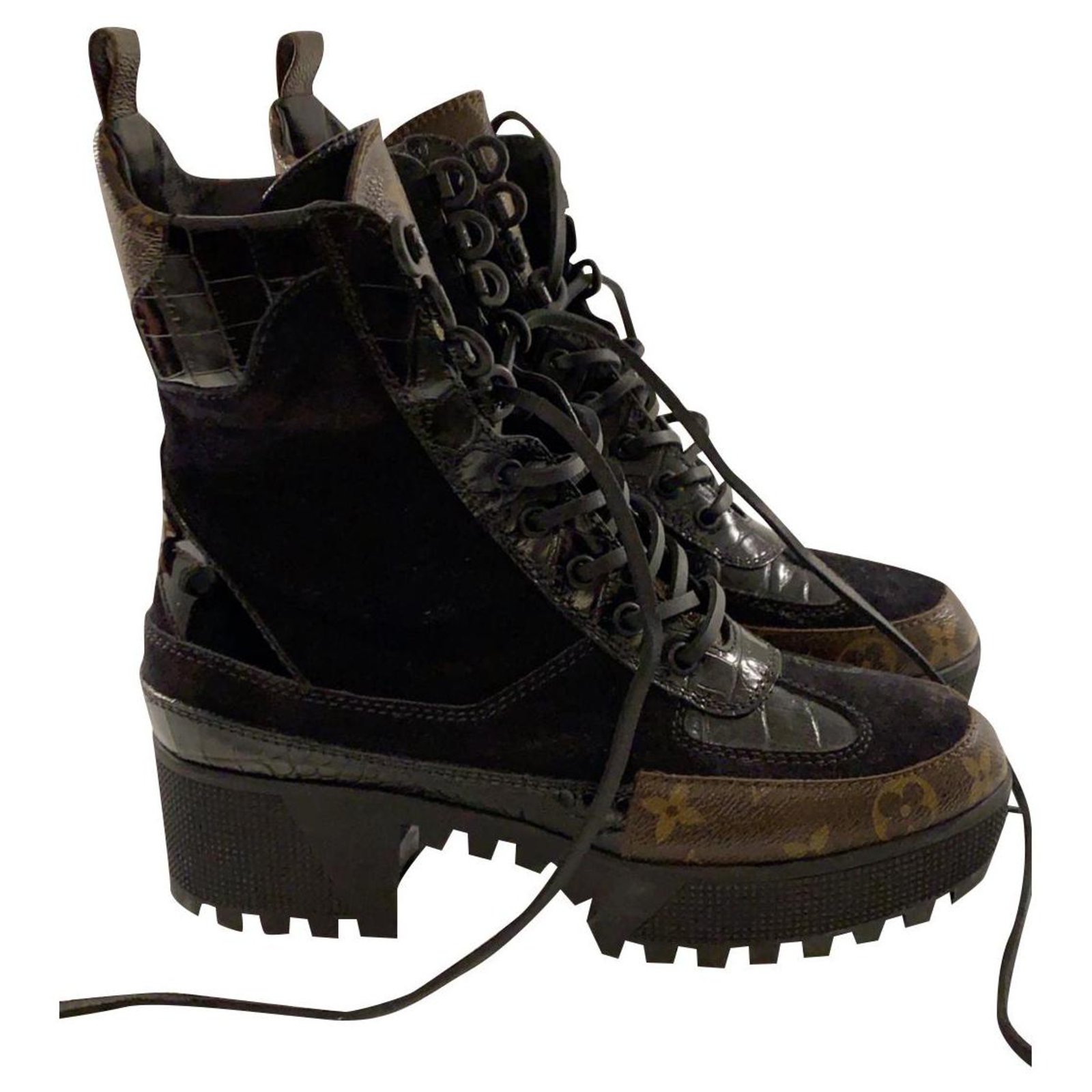 Louis Vuitton Desert boots Ankle Boots Leather Multiple colors ref.118927 - Joli Closet
