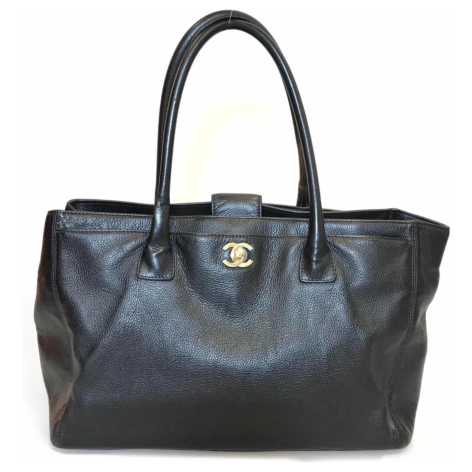Chanel Black Executive Cerf Tote Leather ref.120043 Joli Closet