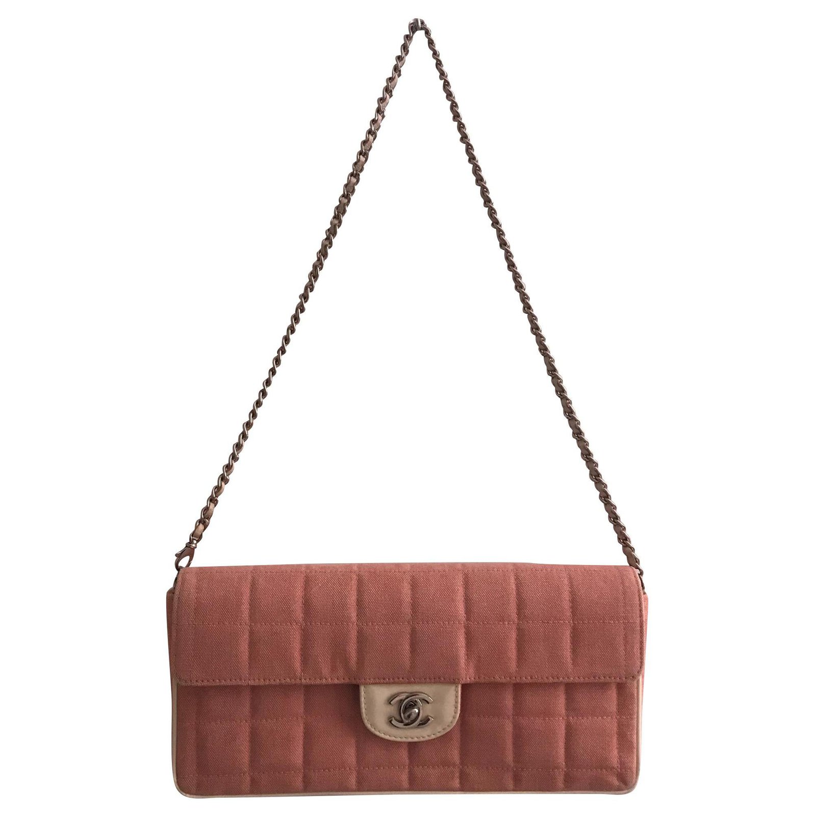 Chanel Sac East West Chocolate Bar Pink White Patent leather Cotton  ref.120478 - Joli Closet