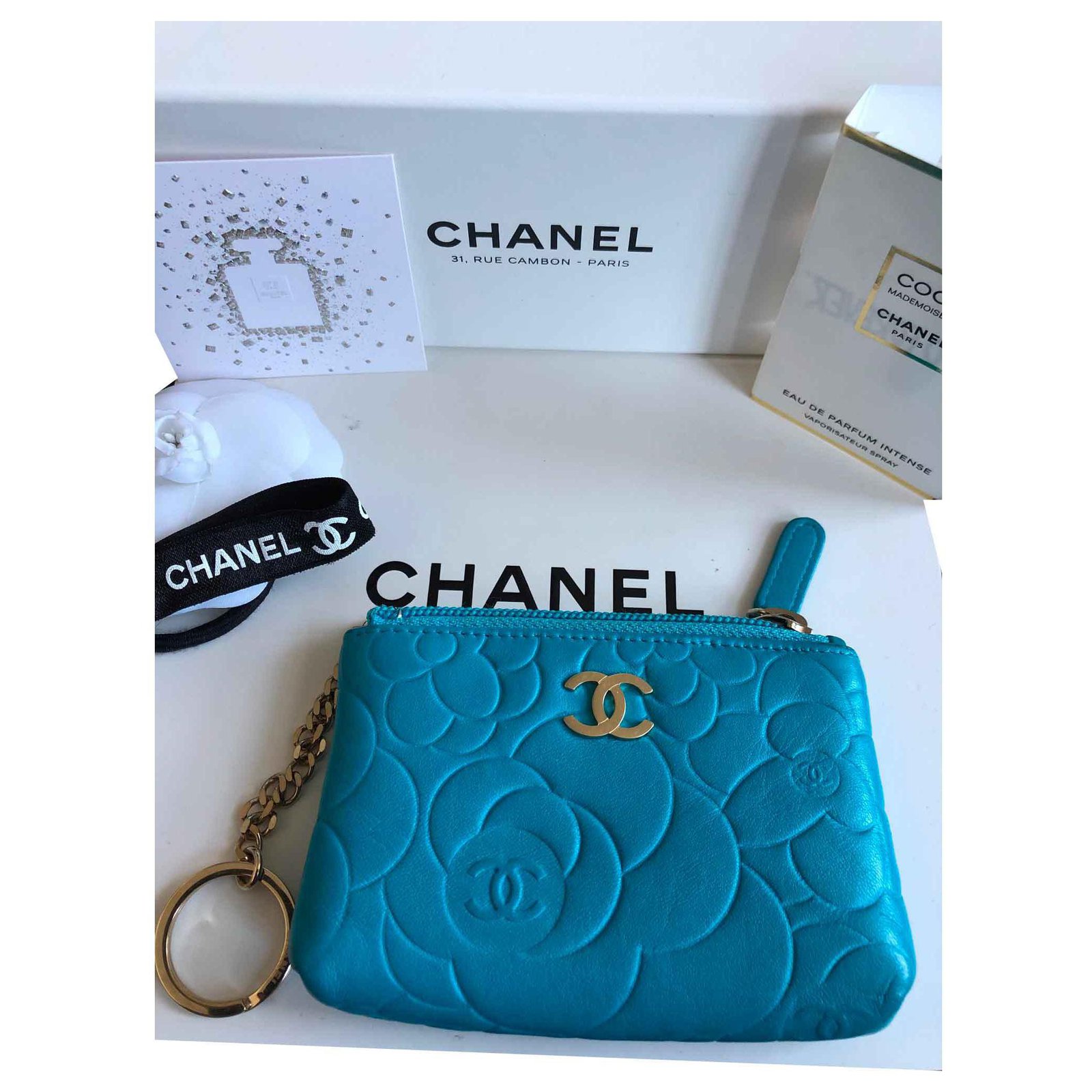 Chanel Camellia coin purse Blue Leather ref.122835 - Joli Closet