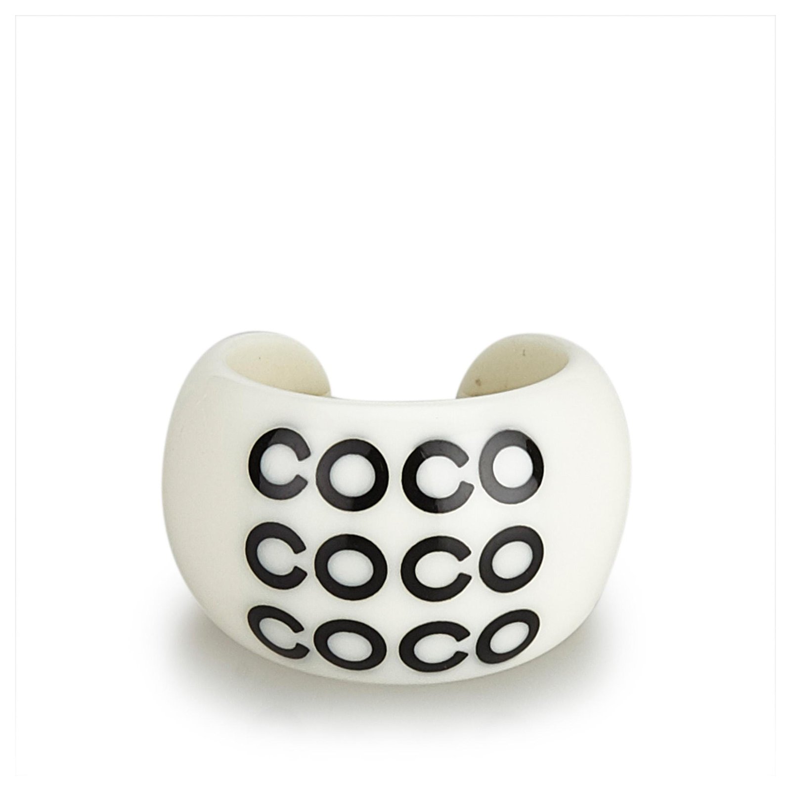 Chanel White Coco Resin Ring Black Cream Plastic ref.124410 - Joli