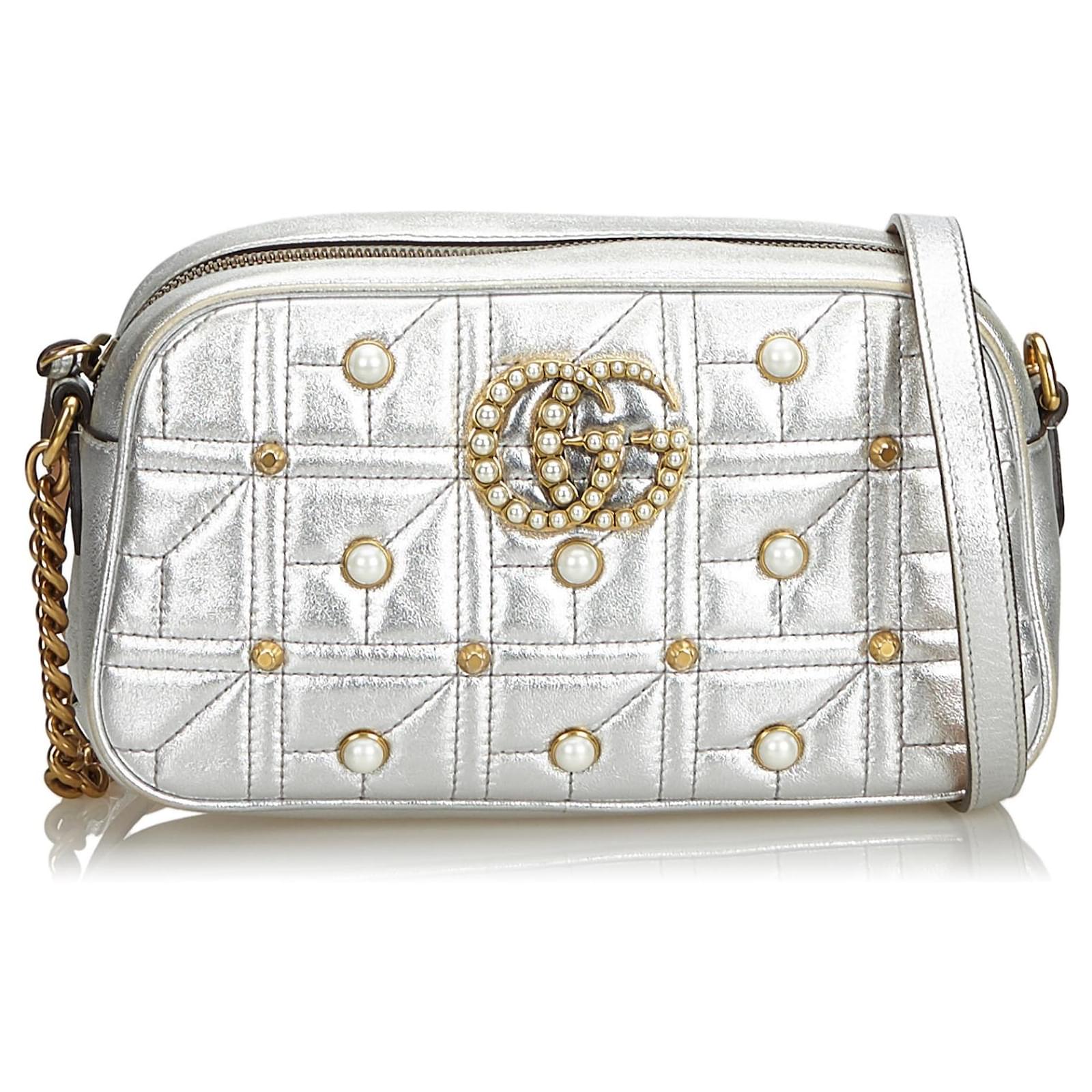 Bolso bandolera Marmont de cuero con perlas GG plateado de Gucci