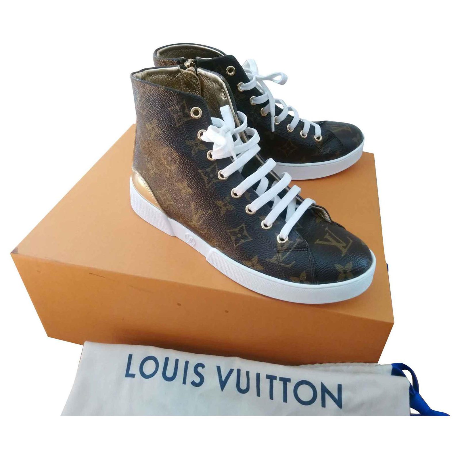 Louis Vuitton Sneakers Multiple colors Leather ref.128676 - Joli Closet