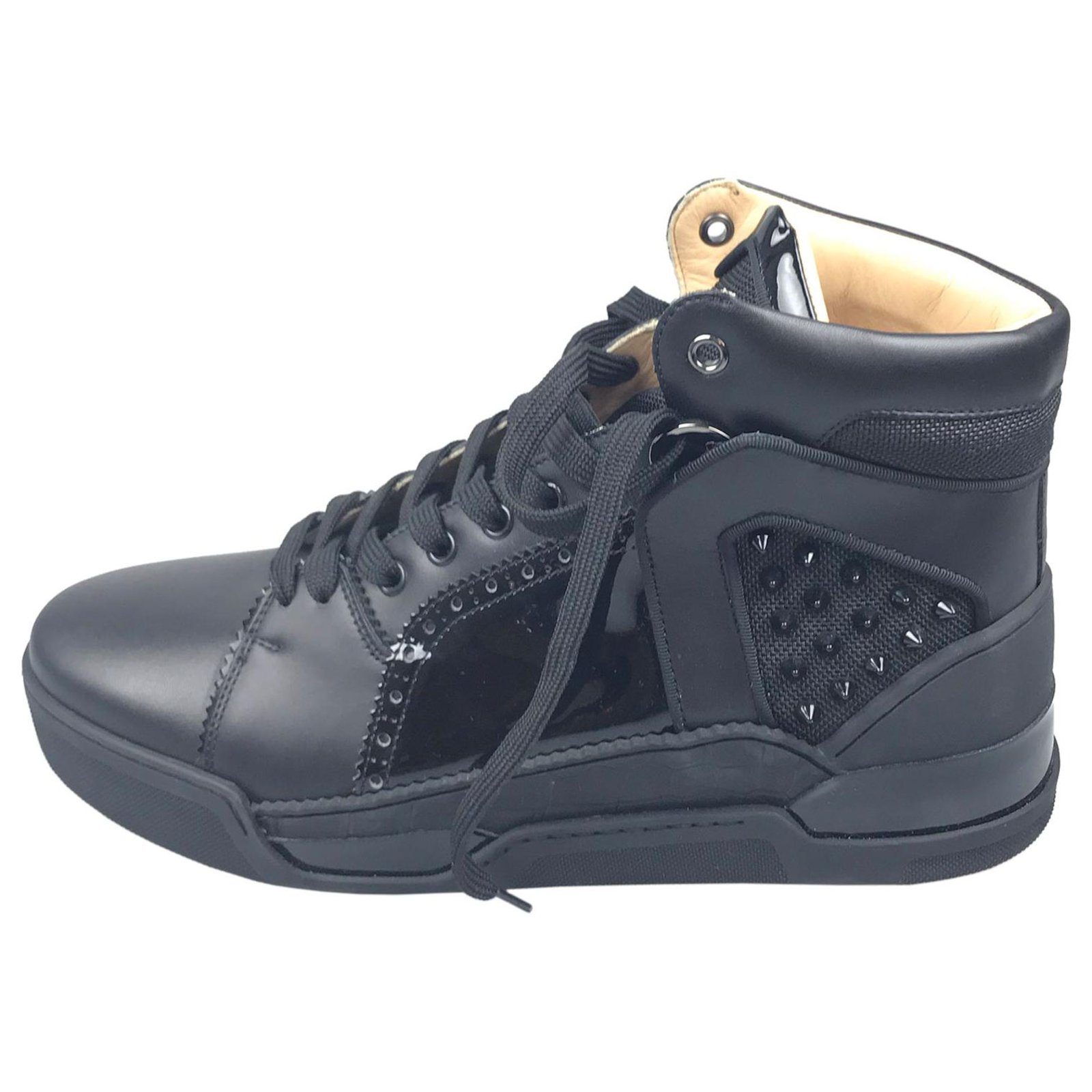 Christian Louboutin Black Studded Leather Sneaker ref.129336