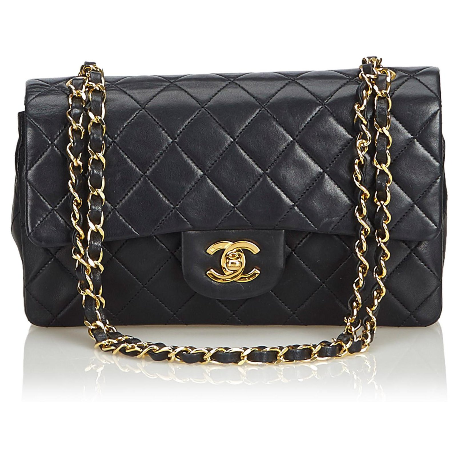 Timeless Chanel Black Classic Small Lambskin Leather lined Flap Bag  ref.129951 - Joli Closet