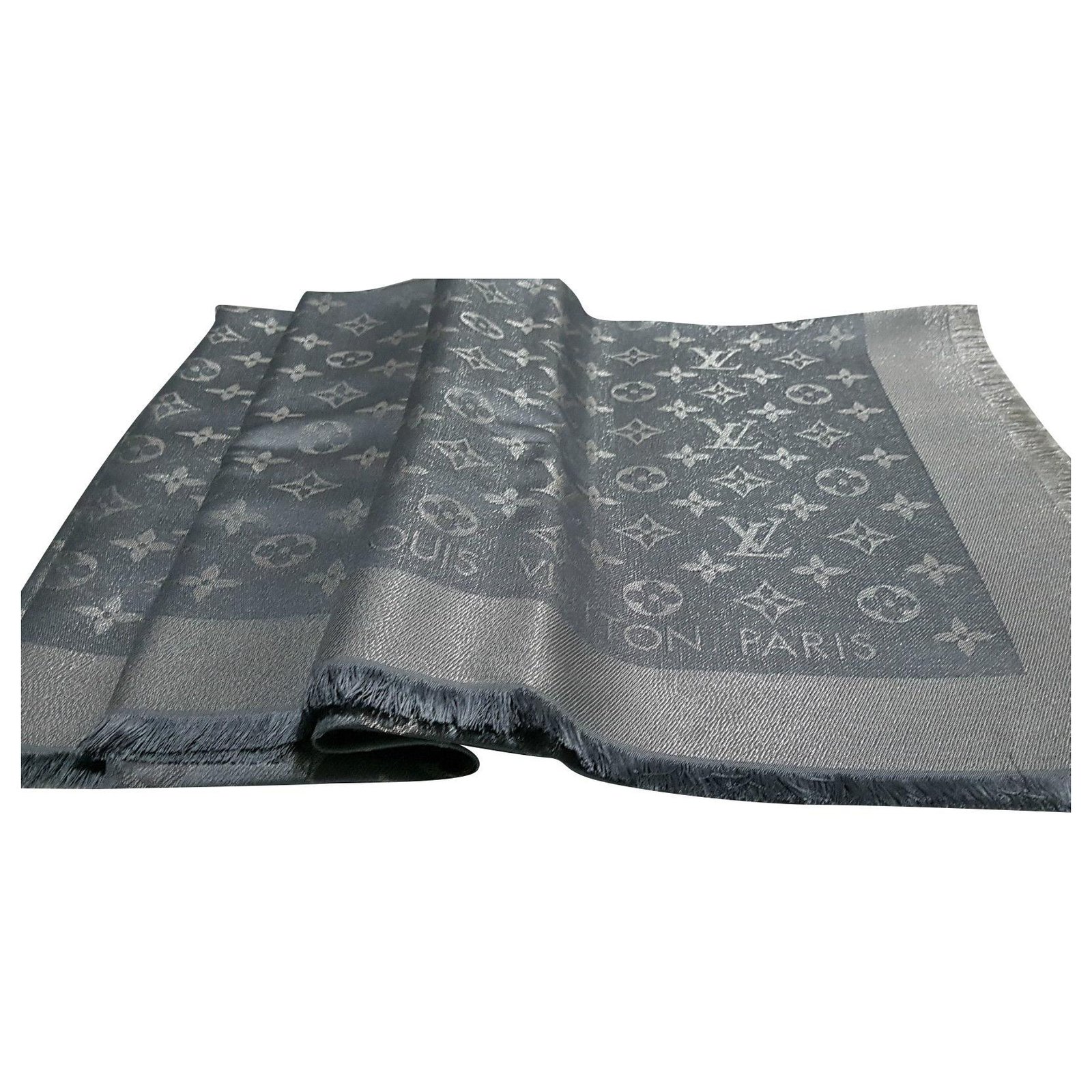Louis Vuitton Monogram Scarf Scarves Silk Grey ref.130308 - Joli Closet